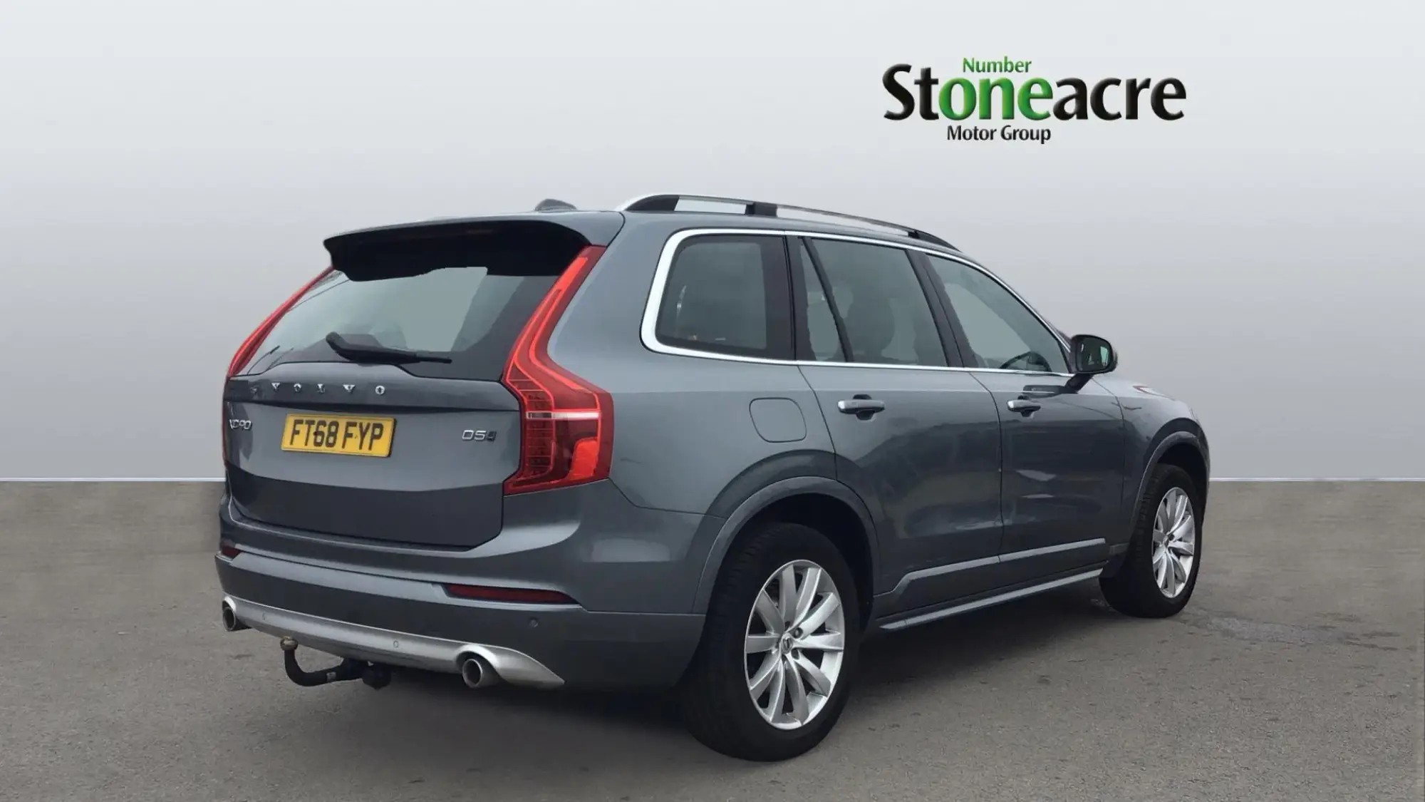 Volvo XC90 2.0 D5 PowerPulse Momentum Auto 4WD Euro 6 (s/s) 5dr FT68FYP Image 2