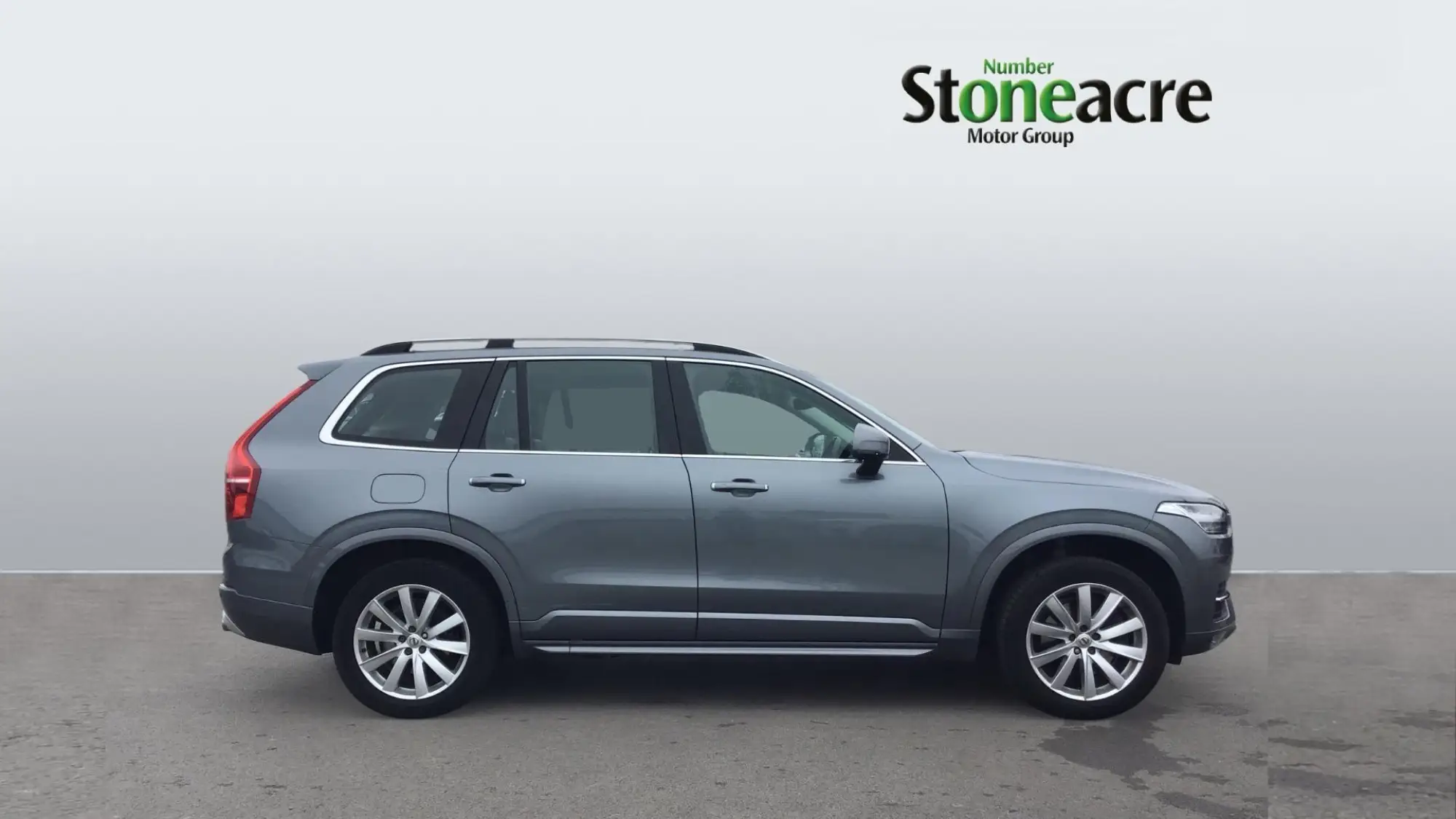 Volvo XC90 2.0 D5 PowerPulse Momentum Auto 4WD Euro 6 (s/s) 5dr FT68FYP Image 3