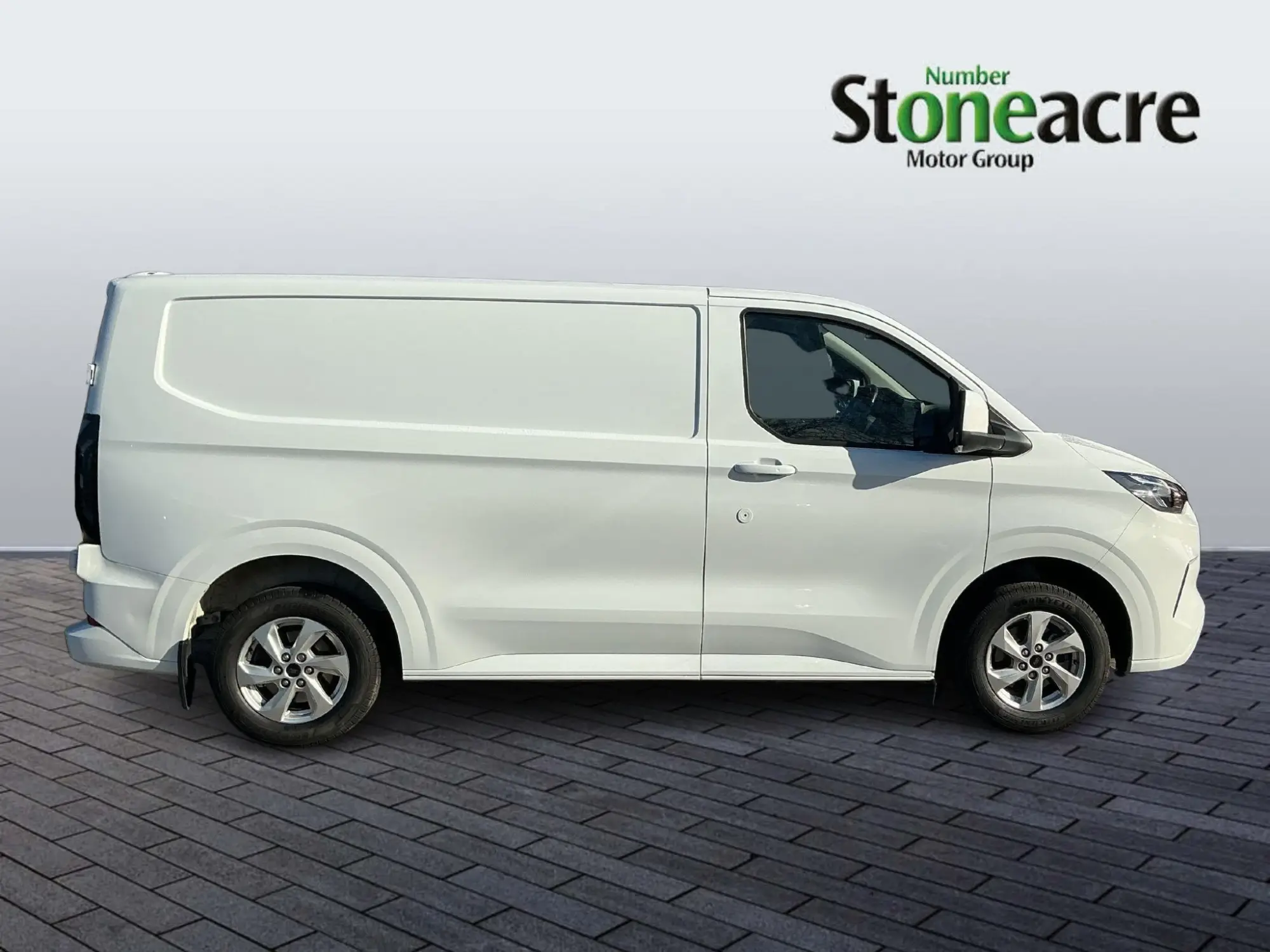 Ford Transit Custom Image 2