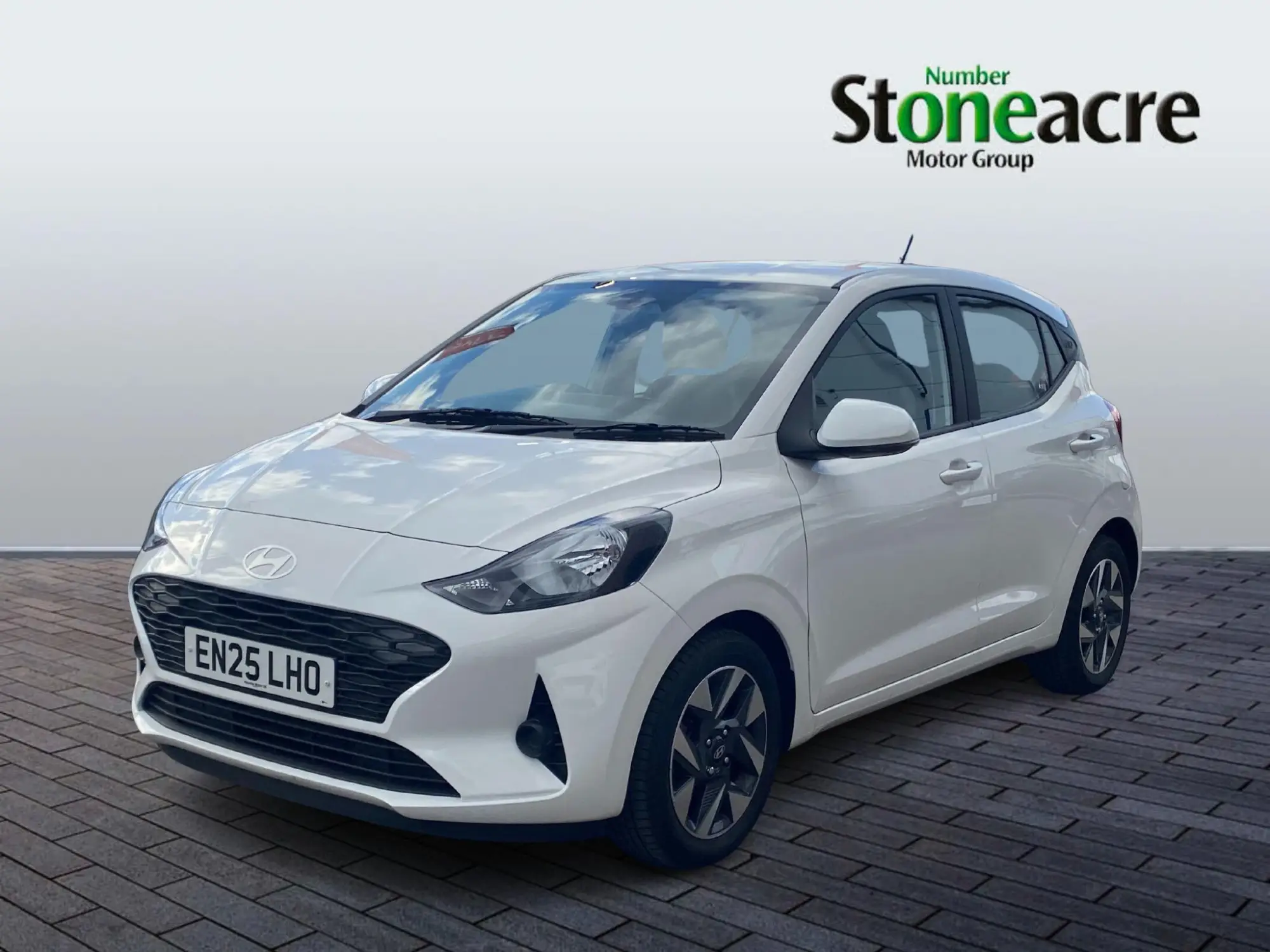 Hyundai i10 1.0 Advance Auto Euro 6 (s/s) 5dr EN25LHO Image 3