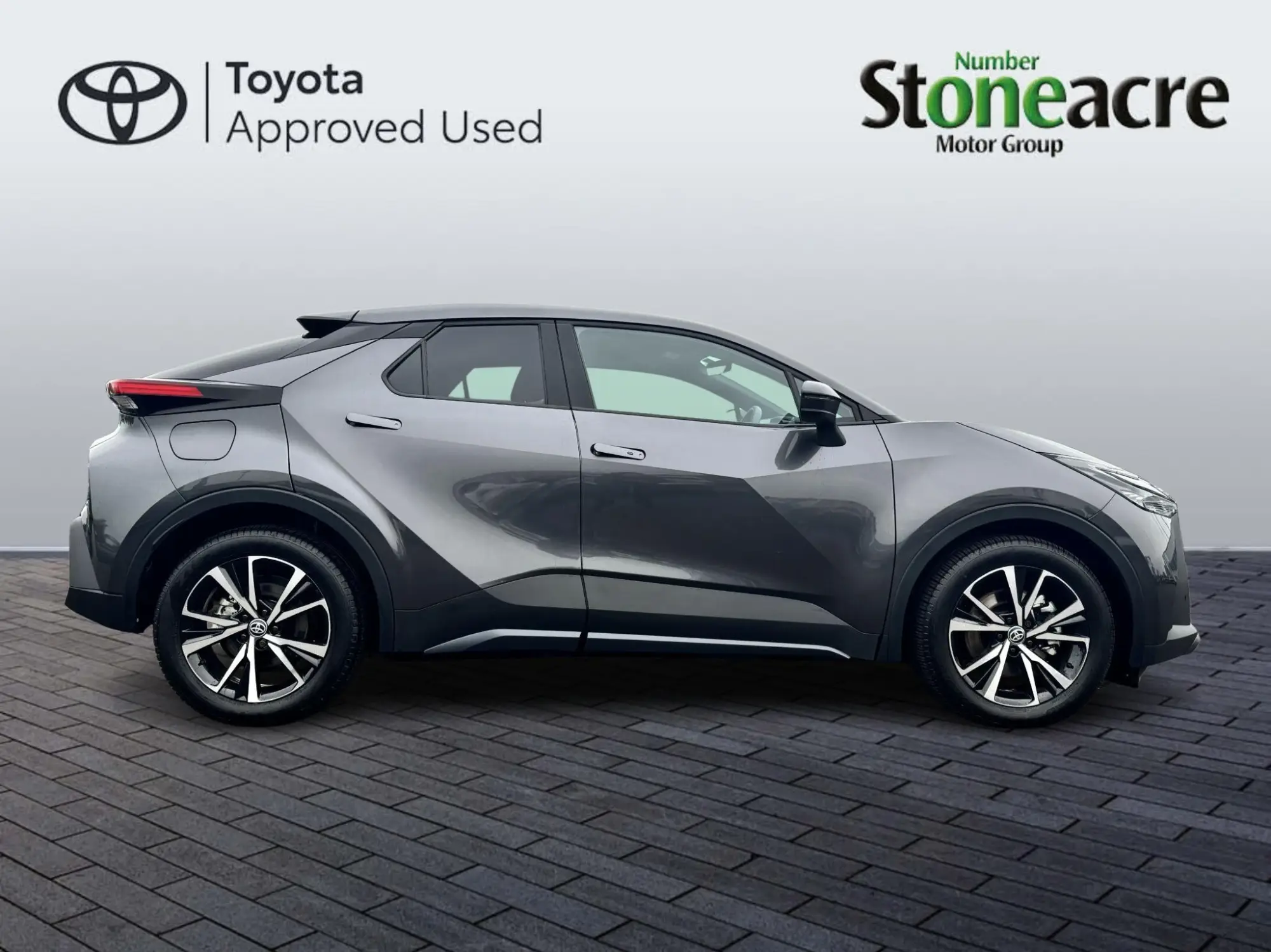 Toyota C-HR Plug-in Hybrid 2.0 VVT-h 13.6 kWh Design CVT Euro 6 (s/s) 5dr NV25FZO Image 2