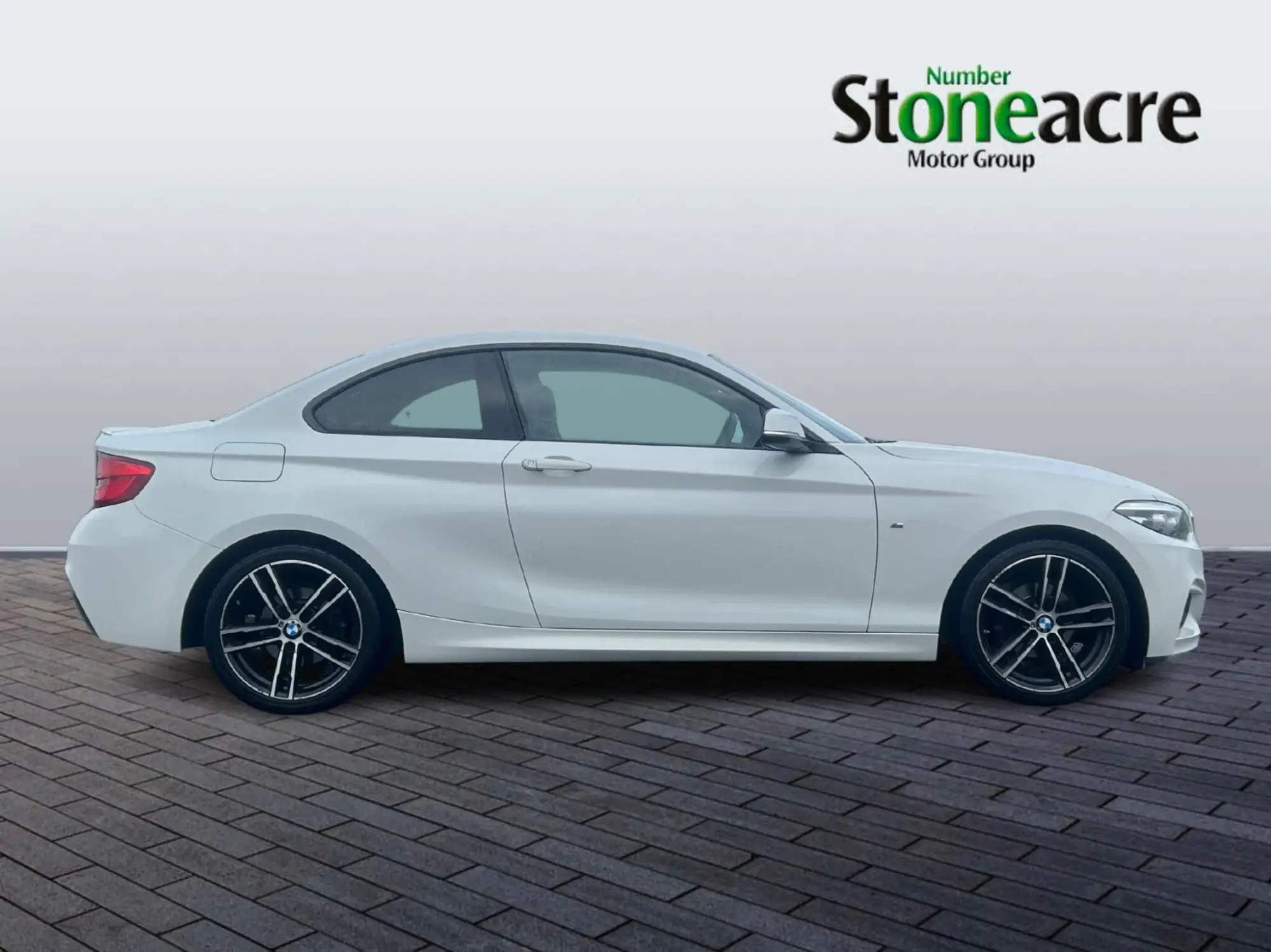 BMW 2 Series 2.0 218d M Sport Euro 6 (s/s) 2dr CX18ZXF Image 2