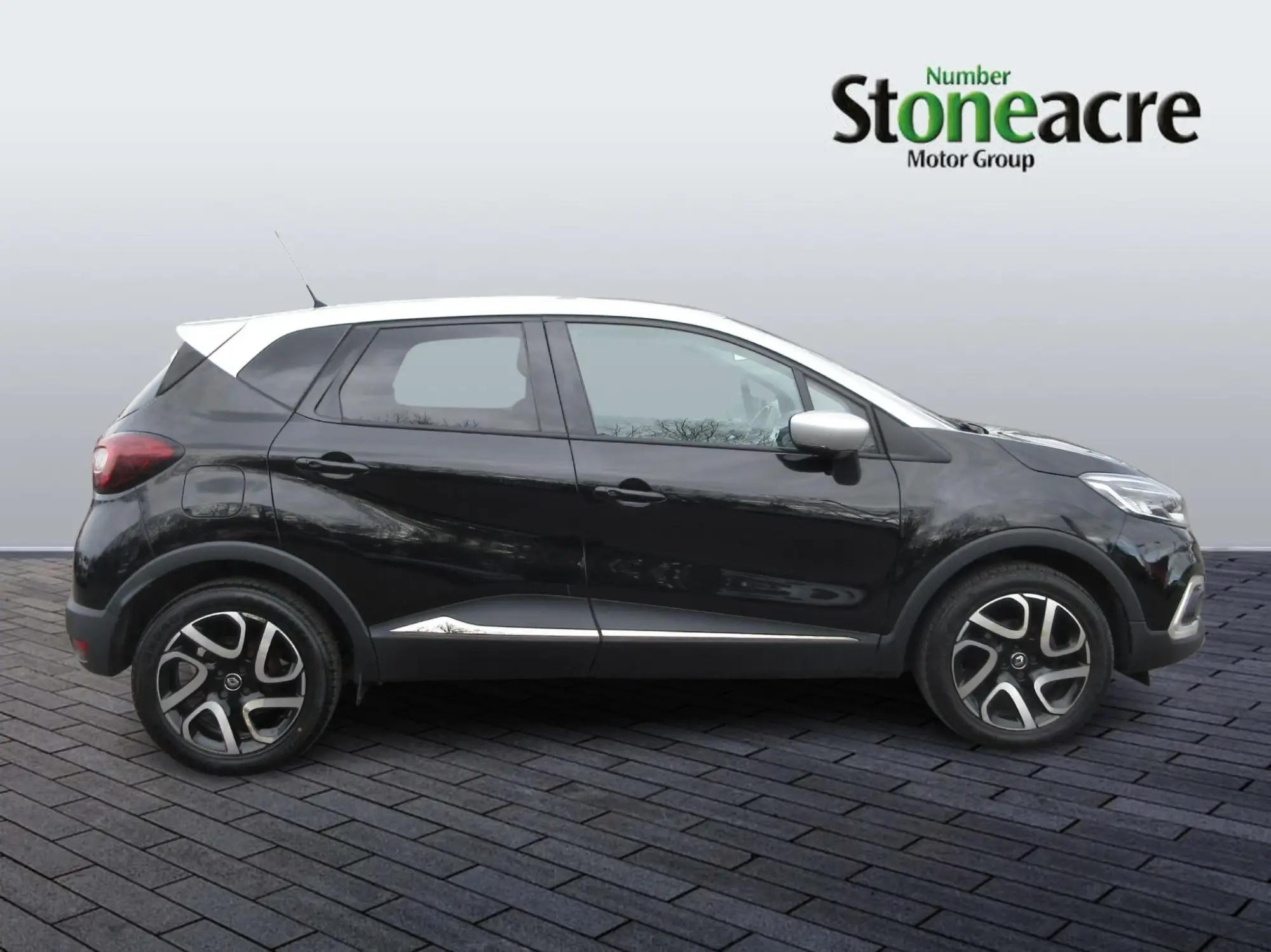 Renault Captur Image 2