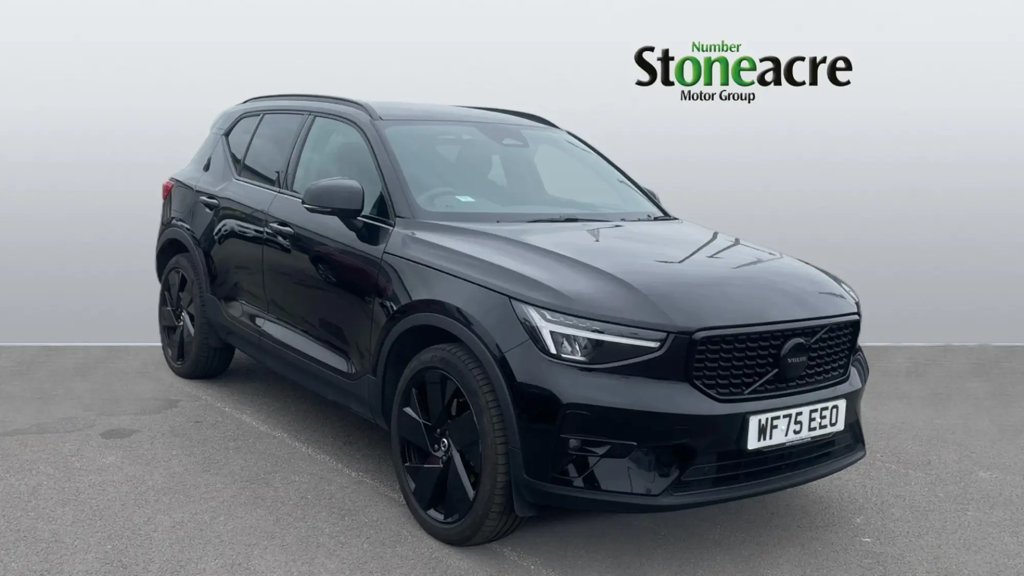 Volvo XC40 2.0 B3 MHEV Plus Black Edition DCT Auto Euro 6 (s/s) 5dr WF75EEO Image 1
