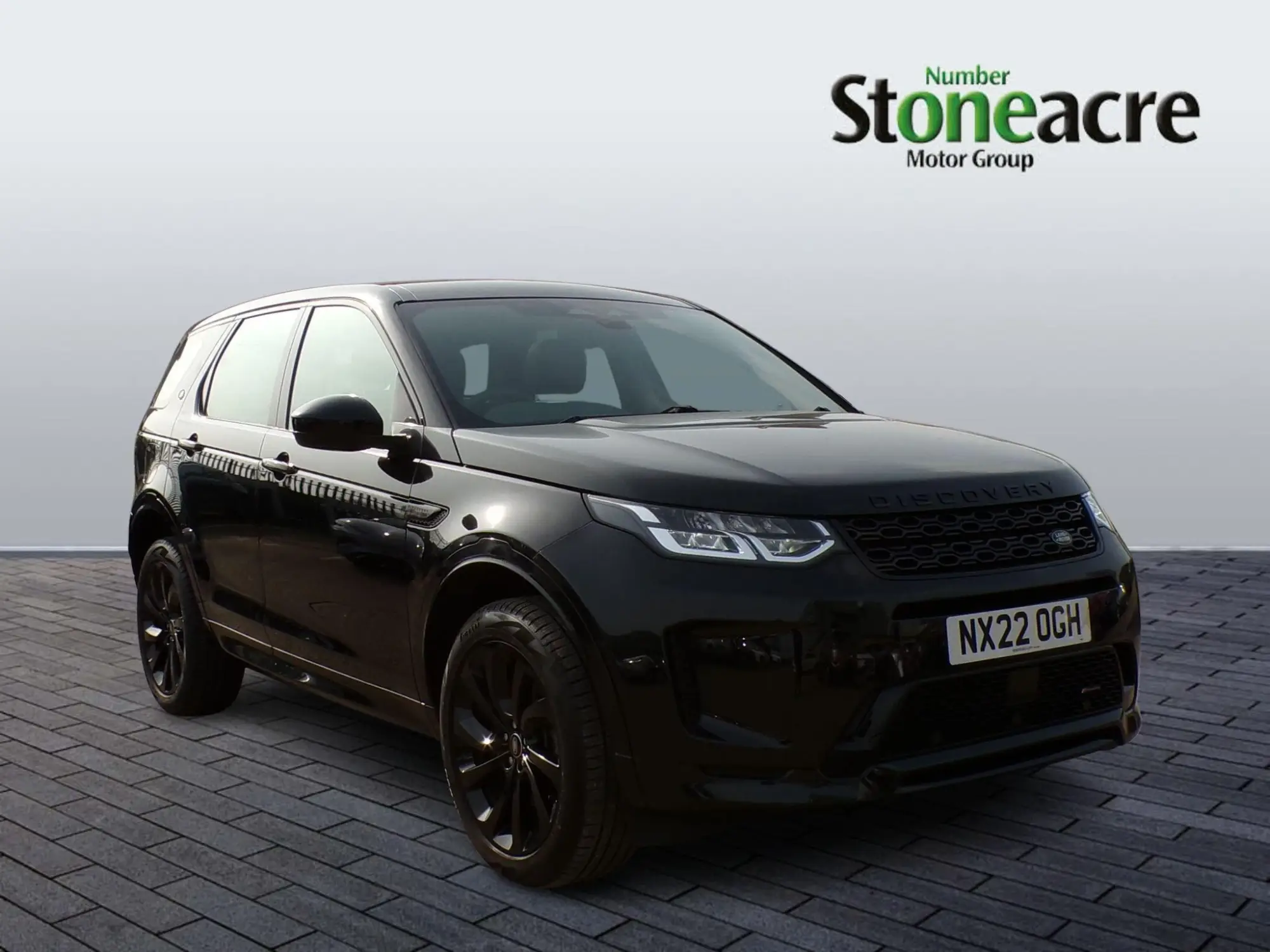 Land Rover Discovery Sport Image 1