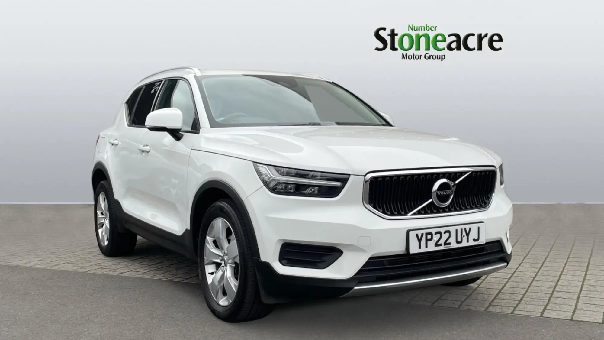 Volvo XC40 1.5 T3 [163] Momentum 5dr YP22UYJ Image 1