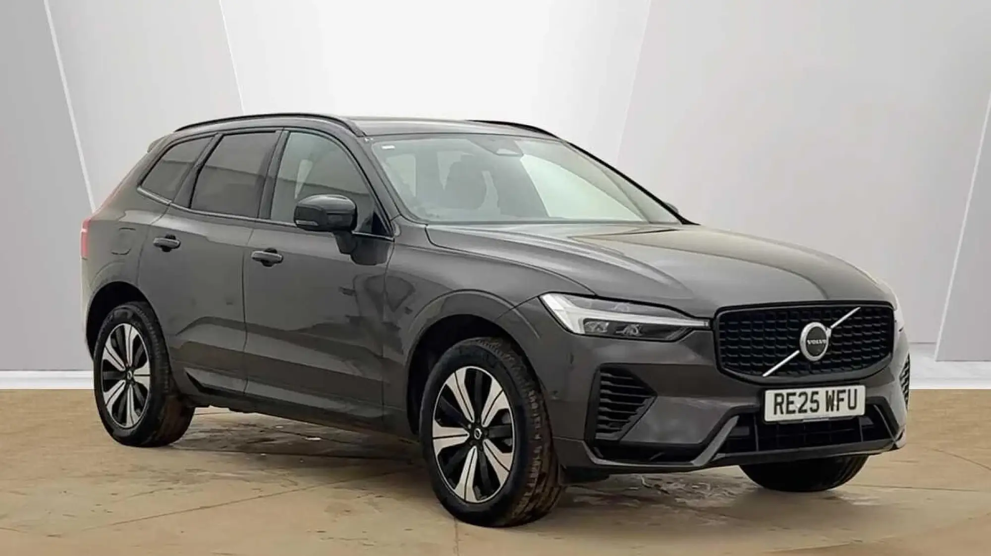 Volvo XC60 2.0h T6 18.8kWh Plus Auto AWD Euro 6 (s/s) 5dr RE25WFU Image 1