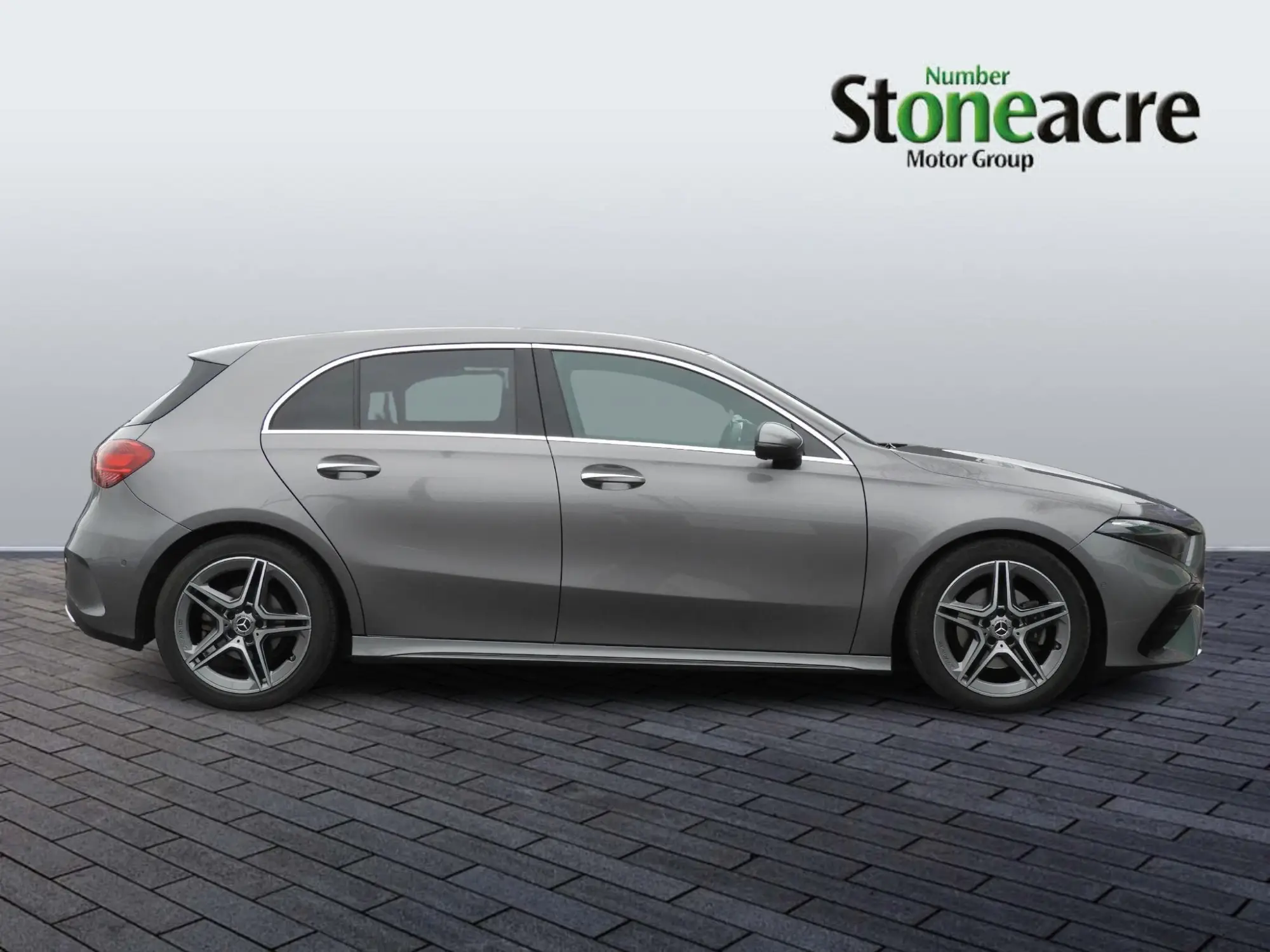 Mercedes-Benz A-Class 1.3 A180h MHEV AMG Line (Executive) 7G-DCT Euro 6 (s/s) 5dr DW24HGM Image 2