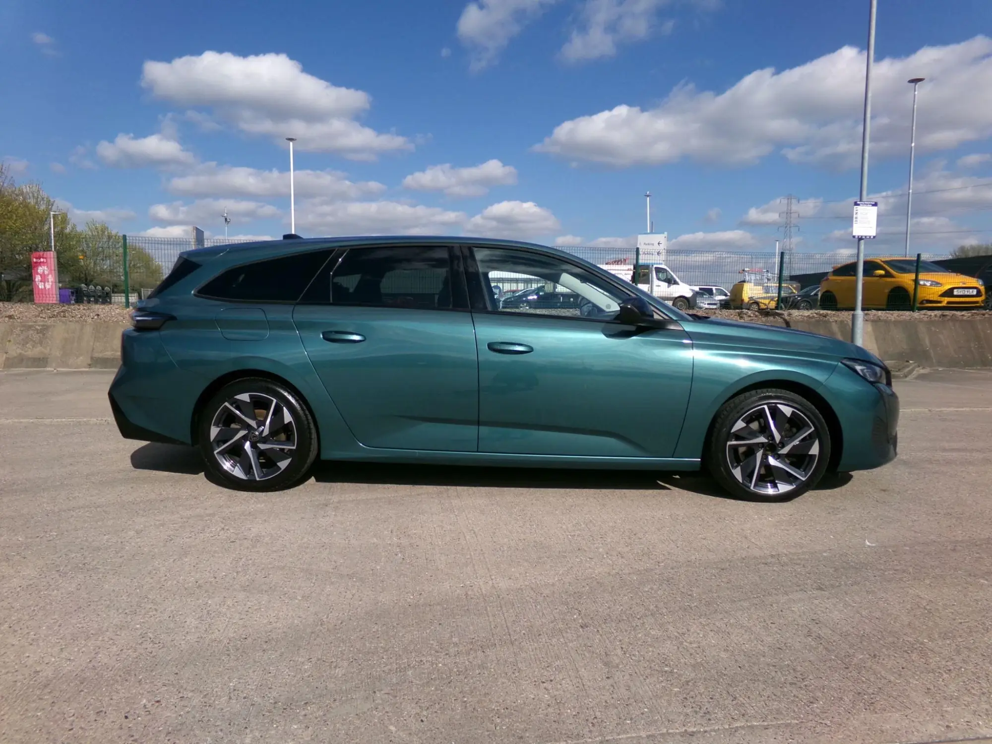 Peugeot 308 SW 1.5 BlueHDi Active Premium EAT Euro 6 (s/s) 5dr DN22GKO Image 2