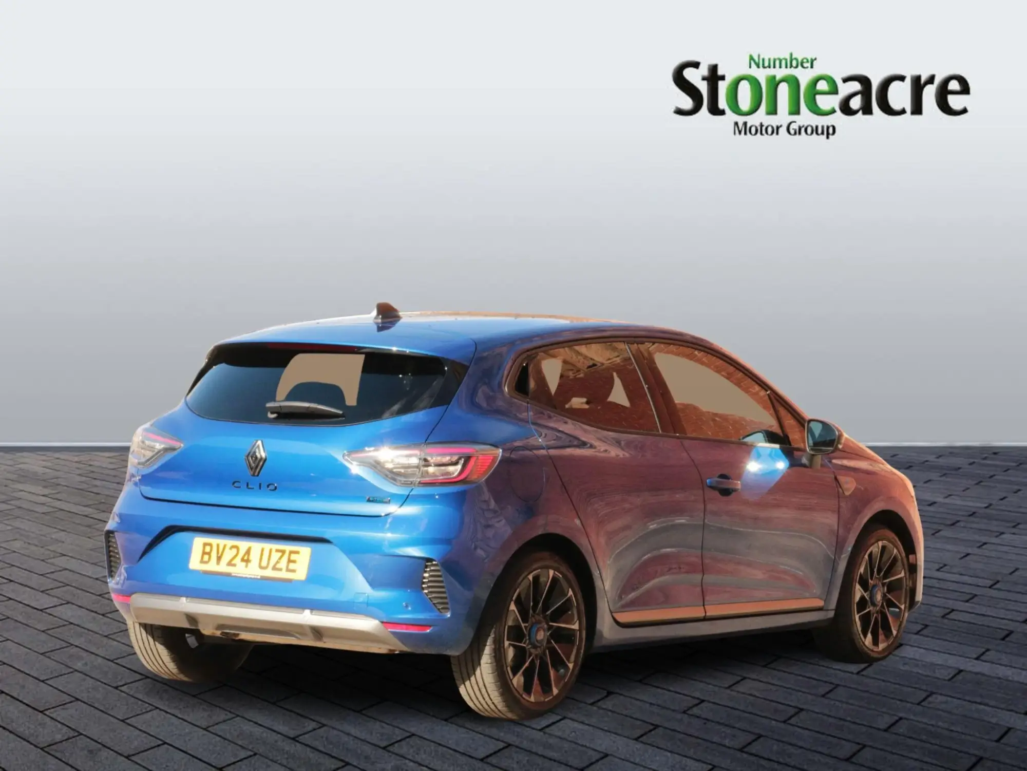 Renault Clio E-Tech 1.6 E-TECH esprit Alpine Auto Euro 6 (s/s) 5dr BV24UZE Image 3