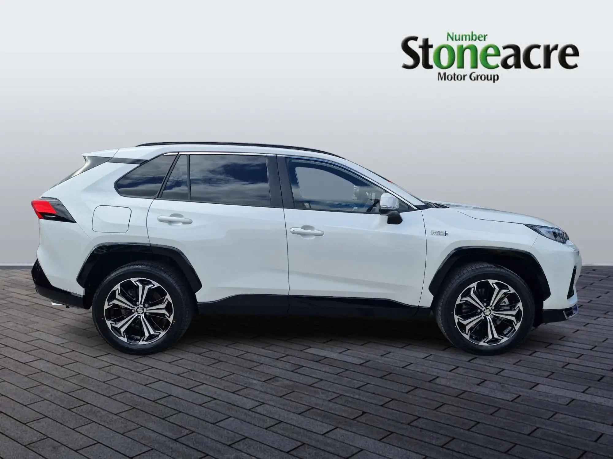 Suzuki Across 2.5 PHEV E-Four 5dr CVT YR26OEY Image 2