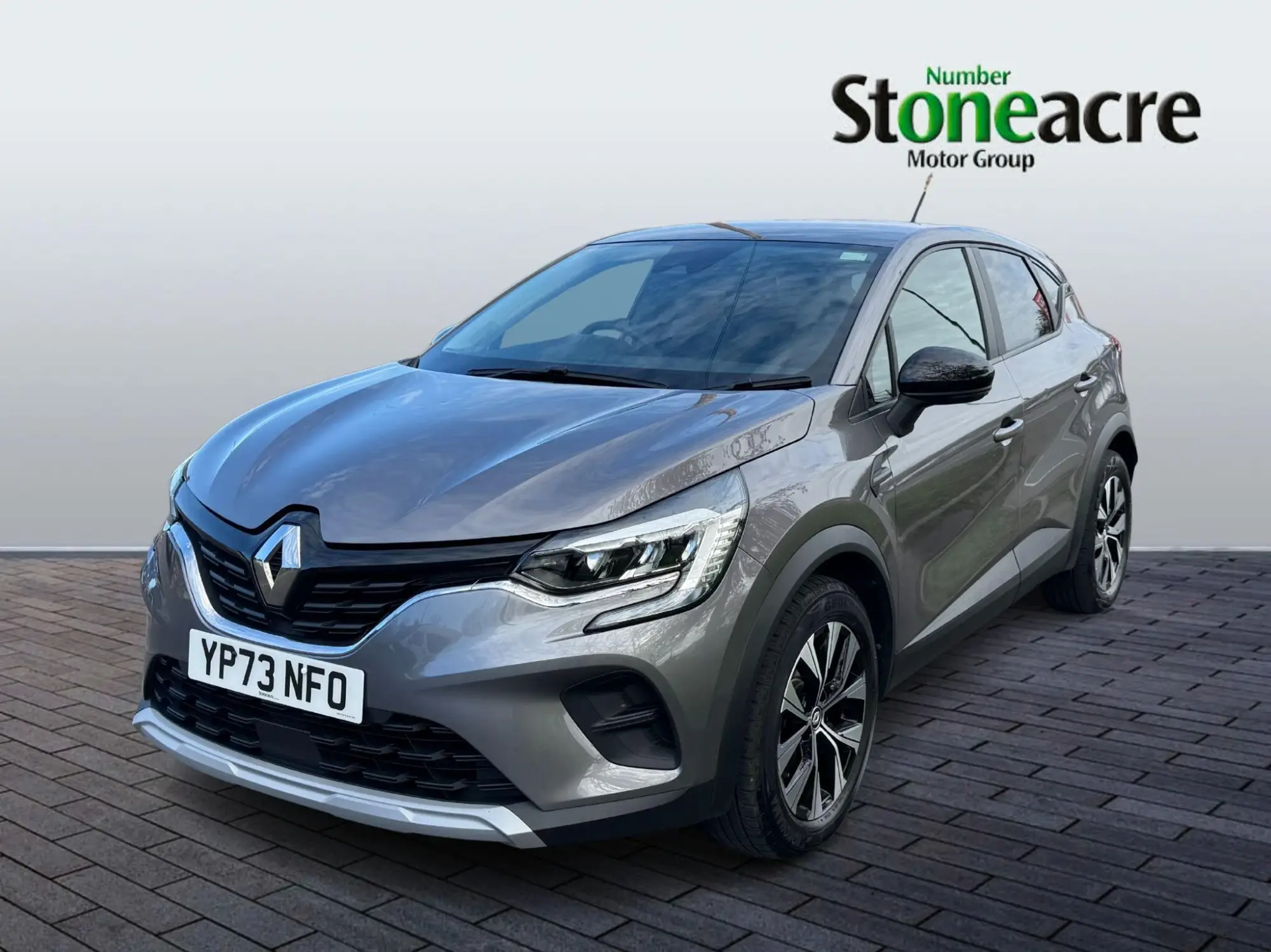 Renault Captur E-Tech 1.6 E-TECH evolution Auto Euro 6 (s/s) 5dr YP73NFO Image 3