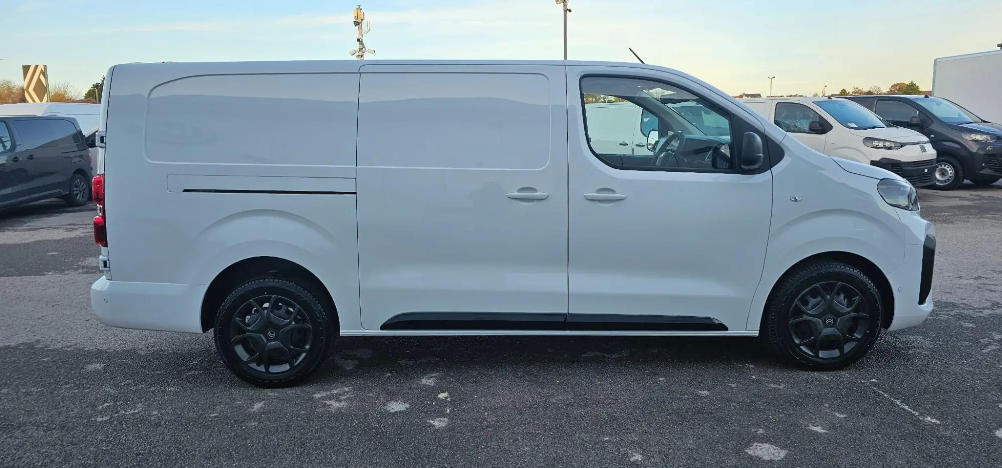 Citroen Dispatch 1.5 BlueHDi 1000 Driver XL LWB Euro 6 (s/s) 6dr YP26XKA Image 2