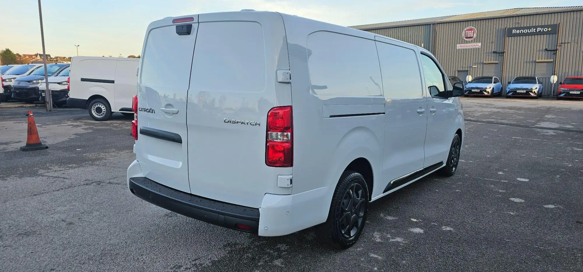Citroen Dispatch 1.5 BlueHDi 1000 Driver XL LWB Euro 6 (s/s) 6dr YP26XKA Image 3