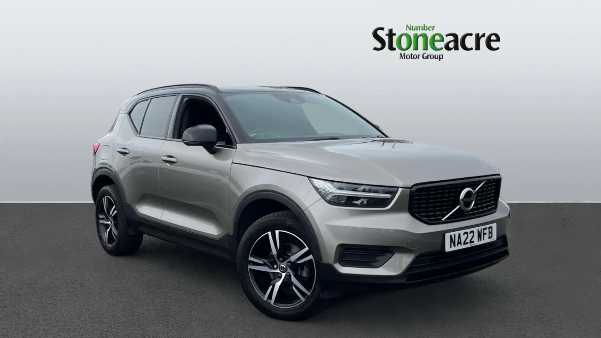 Volvo XC40 R-Design T3 (163 hp) Manual NA22WFB Image 1
