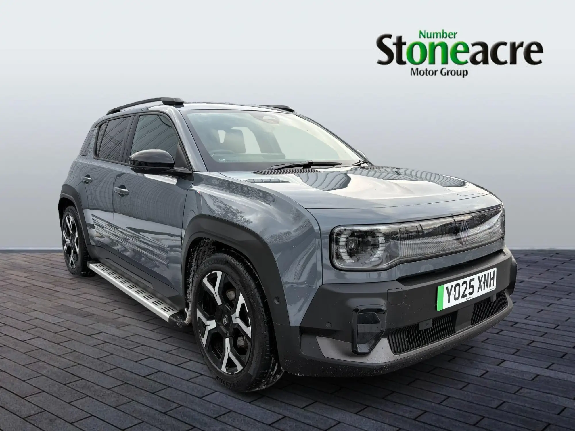 Renault 4 E-Tech Electric comfort range 52kWh techno Auto 5dr YO25XNH Image 1