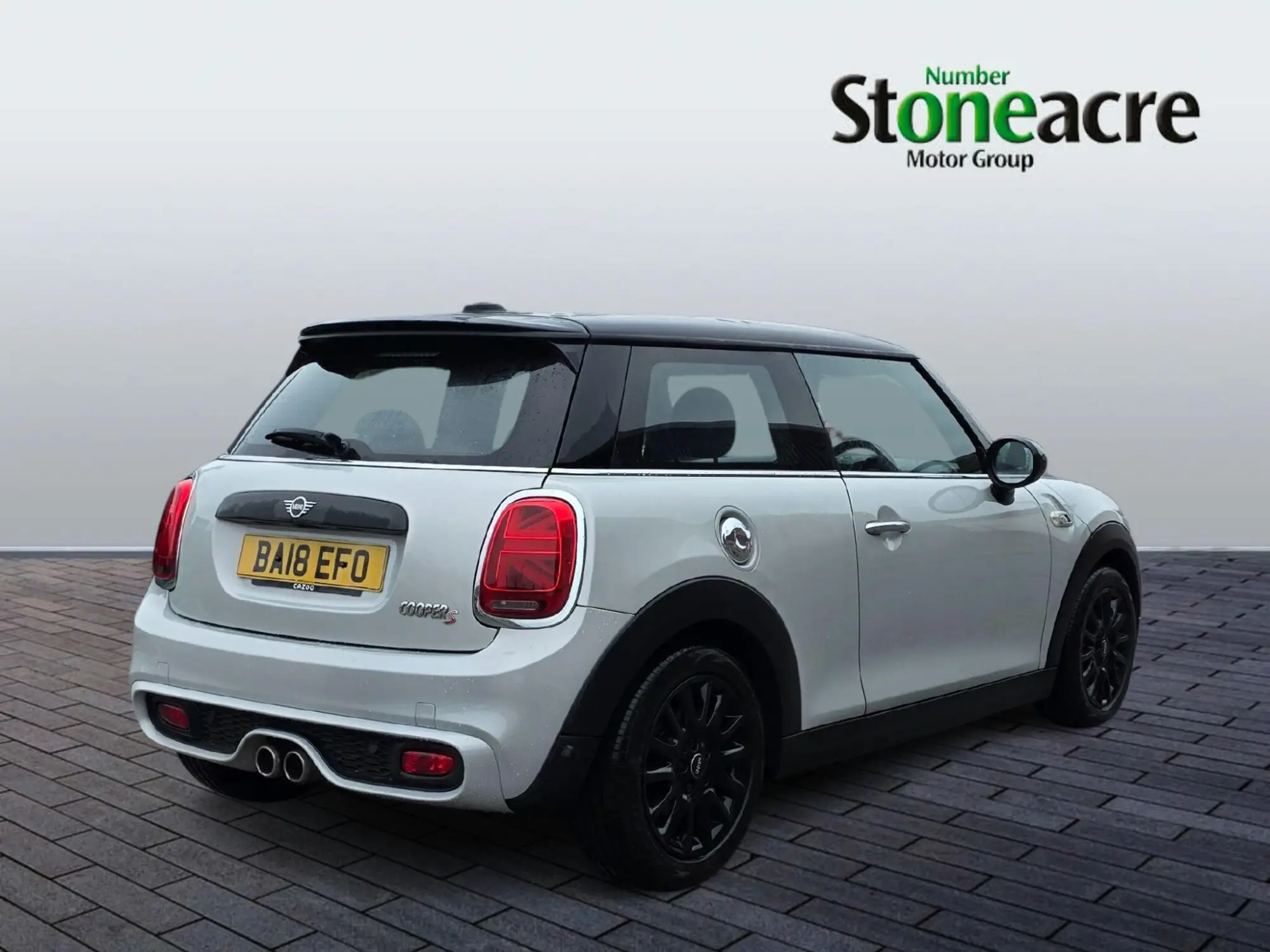 MINI Hatch 2.0 Cooper S Steptronic Euro 6 (s/s) 3dr BA18EFO Image 2