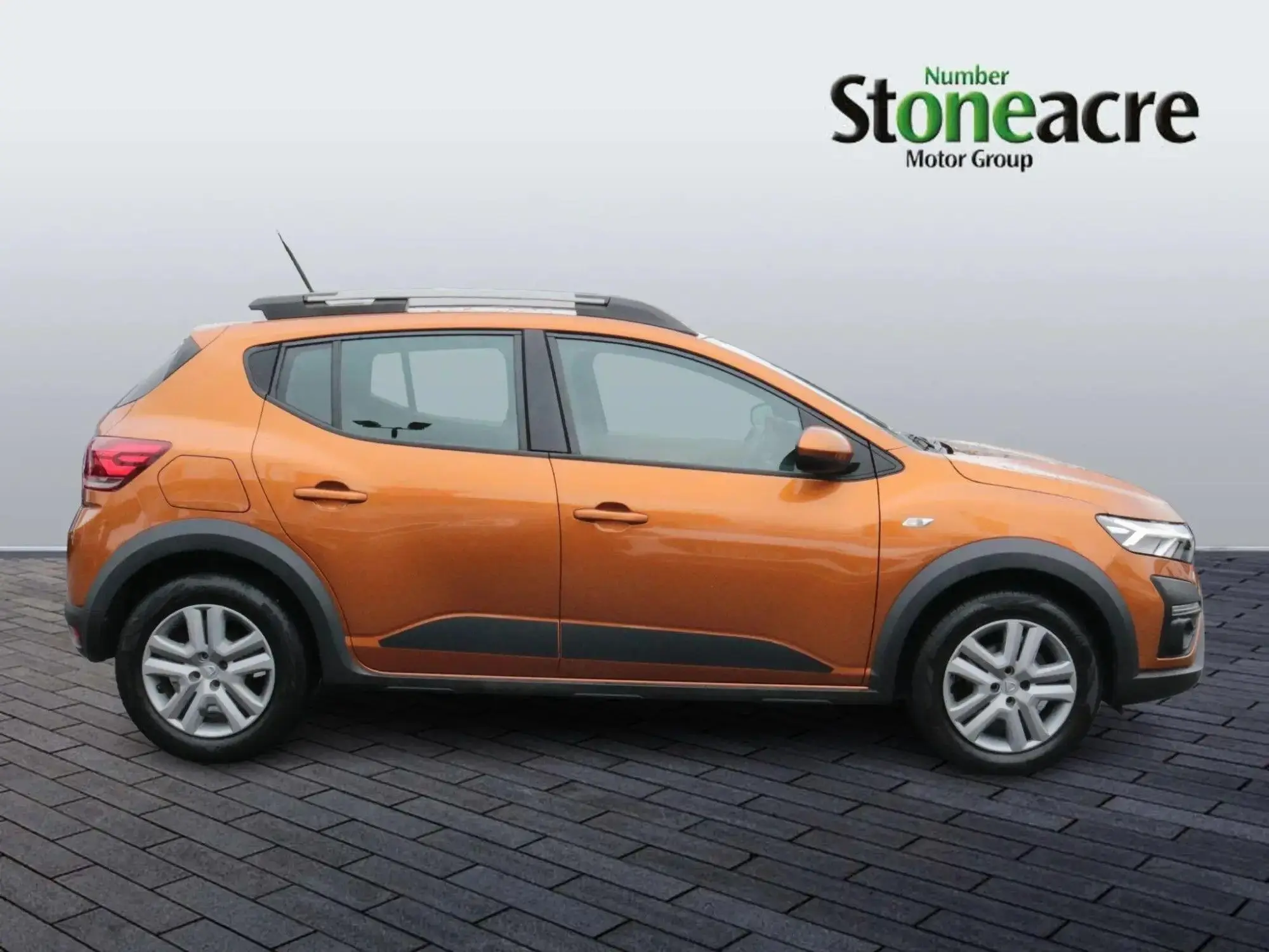 Dacia Sandero Stepway 1.0 TCe Comfort 5dr PJ22RSX Image 2