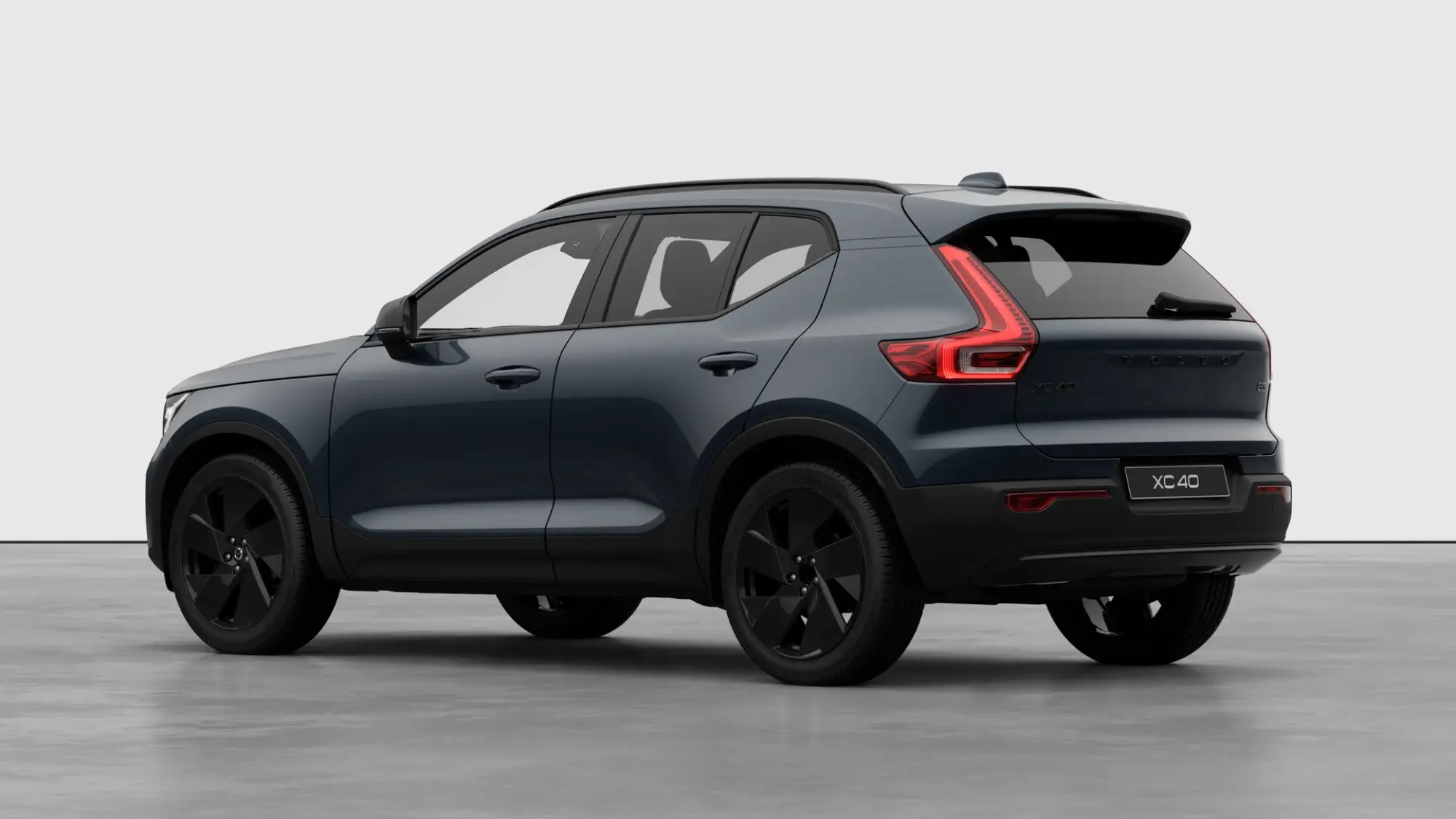 Volvo XC40 2.0 B3P Plus Black Edition 5dr Auto Image 3