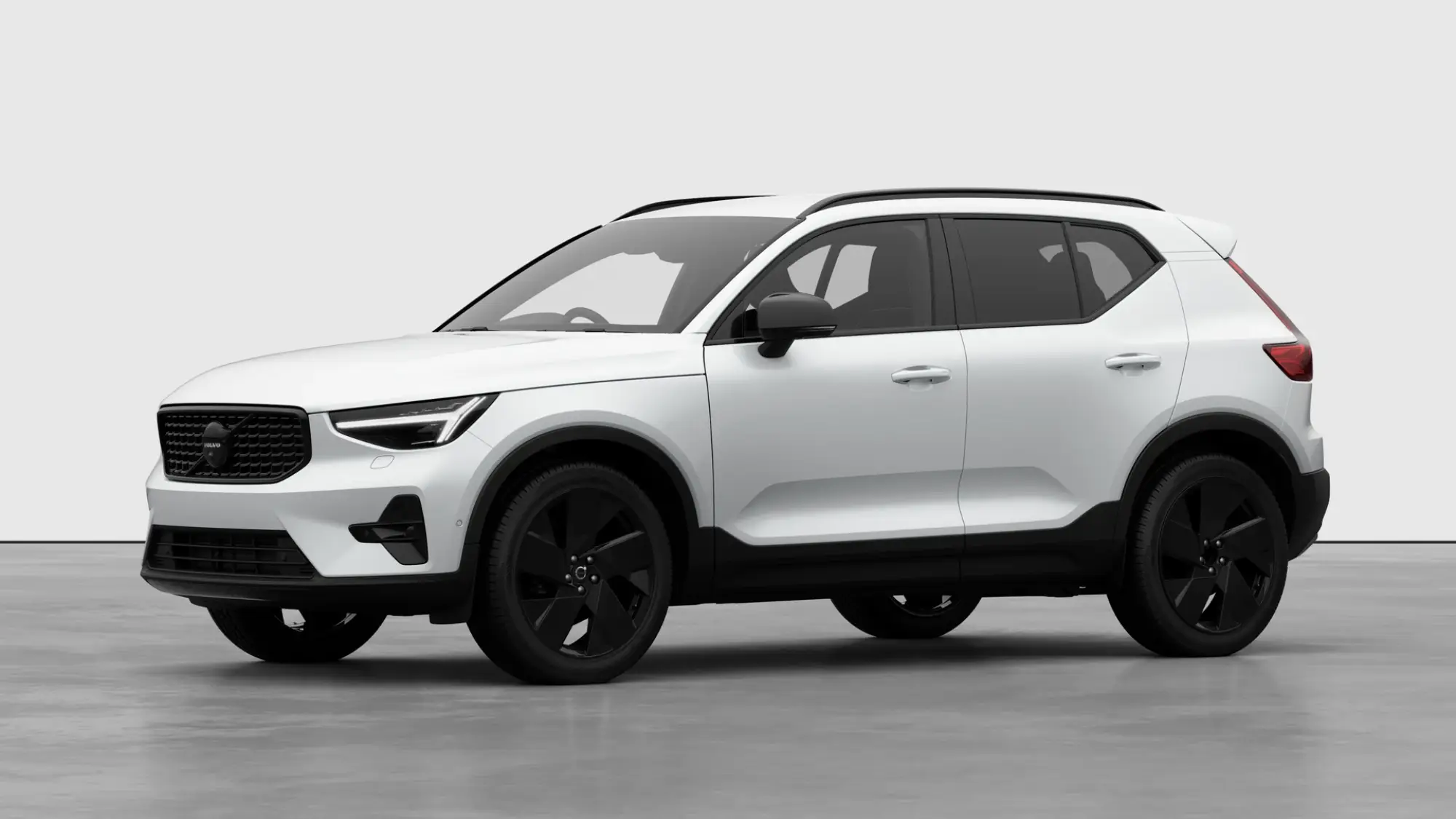 Volvo XC40 2.0 B4P Plus Black Edition 5dr Auto Image 1