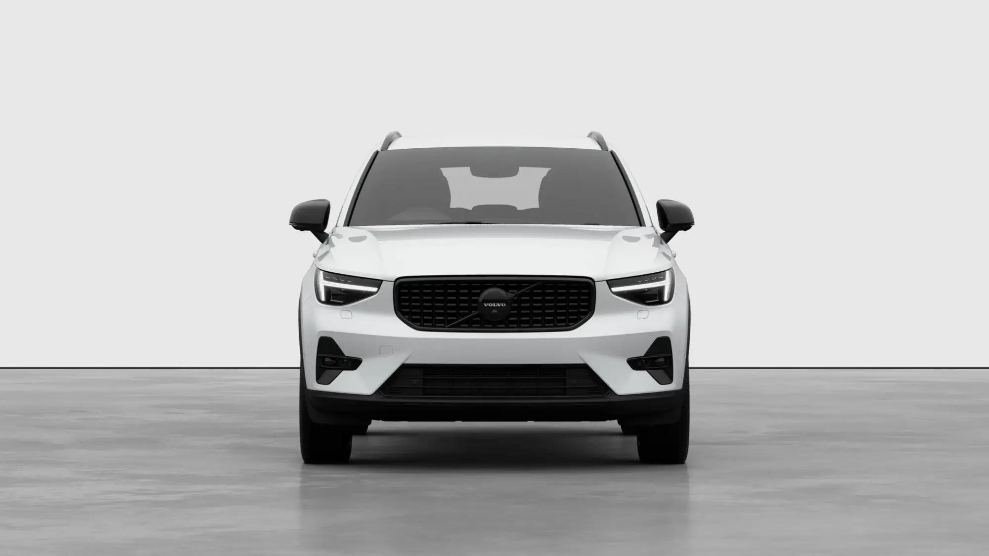 Volvo XC40 2.0 B4P Plus Black Edition 5dr Auto Image 2