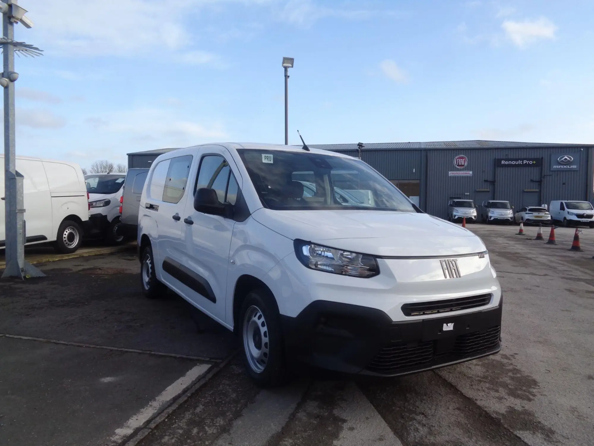 Fiat Doblo Panel Van 1.5 Multijet3 1000Kg Manual Maxi LWB Euro 6 (s/s) 6dr YN26DLU Image 1