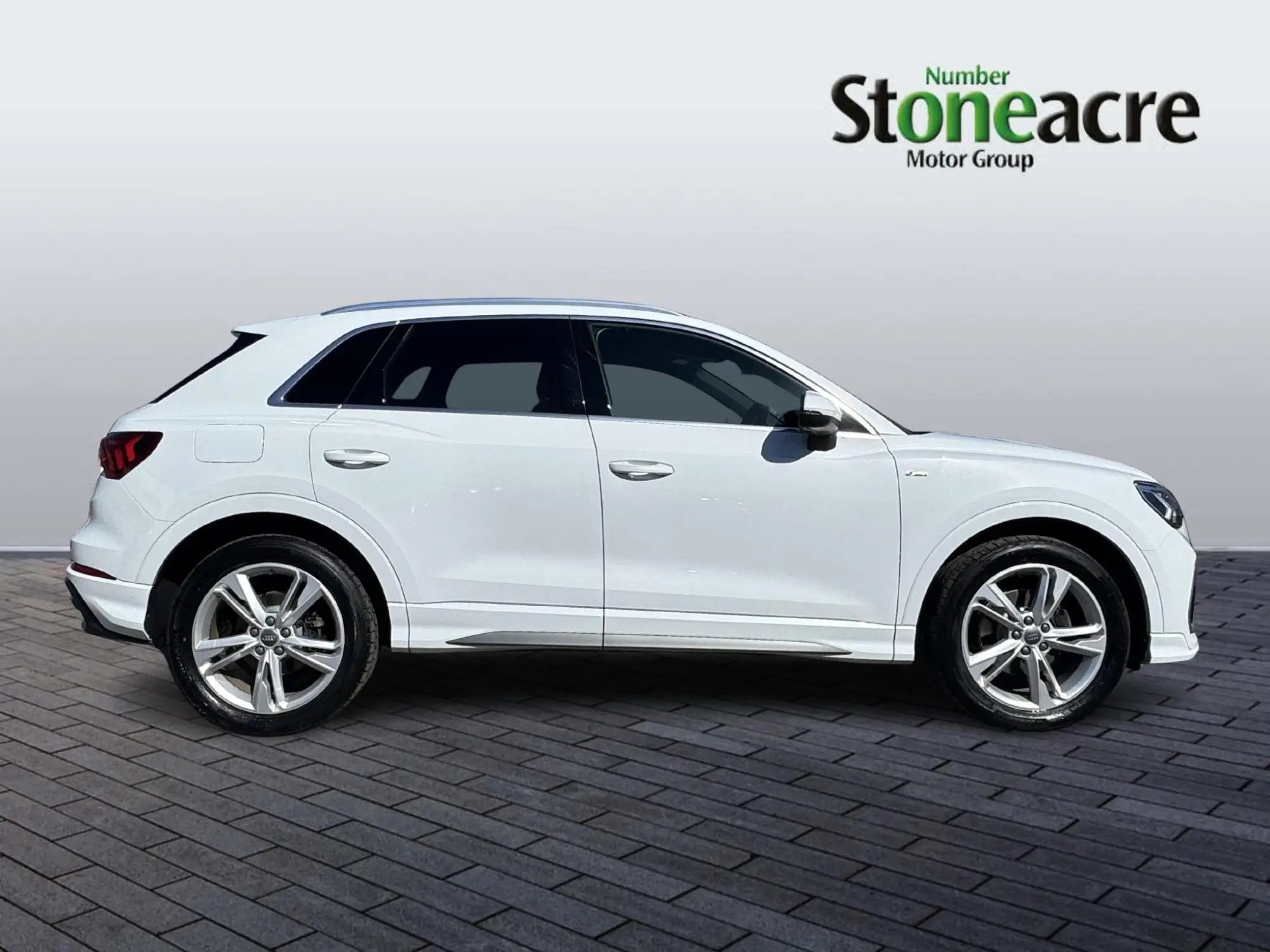 Audi Q3 1.5 TFSI CoD 35 S line S Tronic Euro 6 (s/s) 5dr NX20SGY Image 2