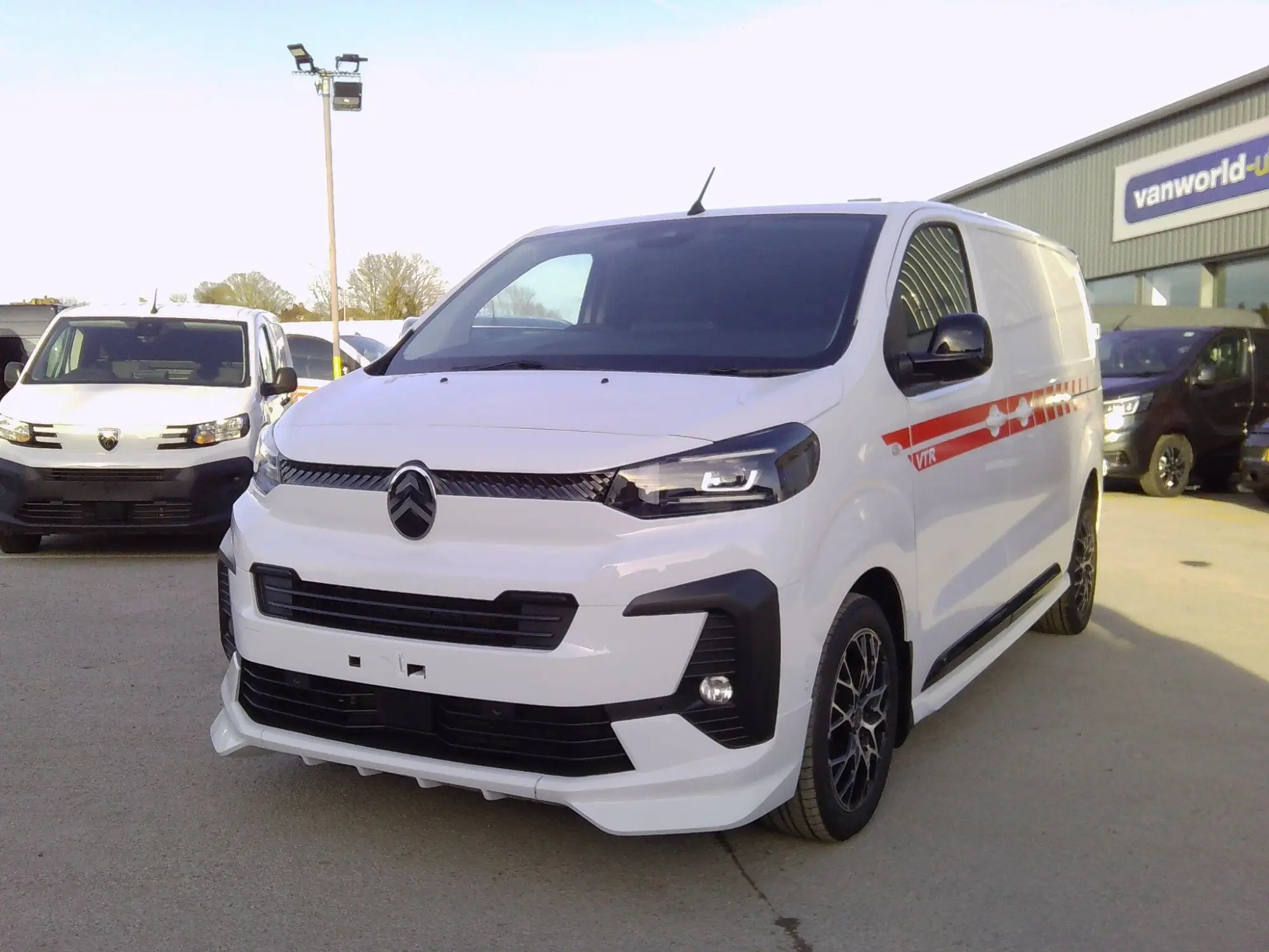 Citroen Dispatch Image 3