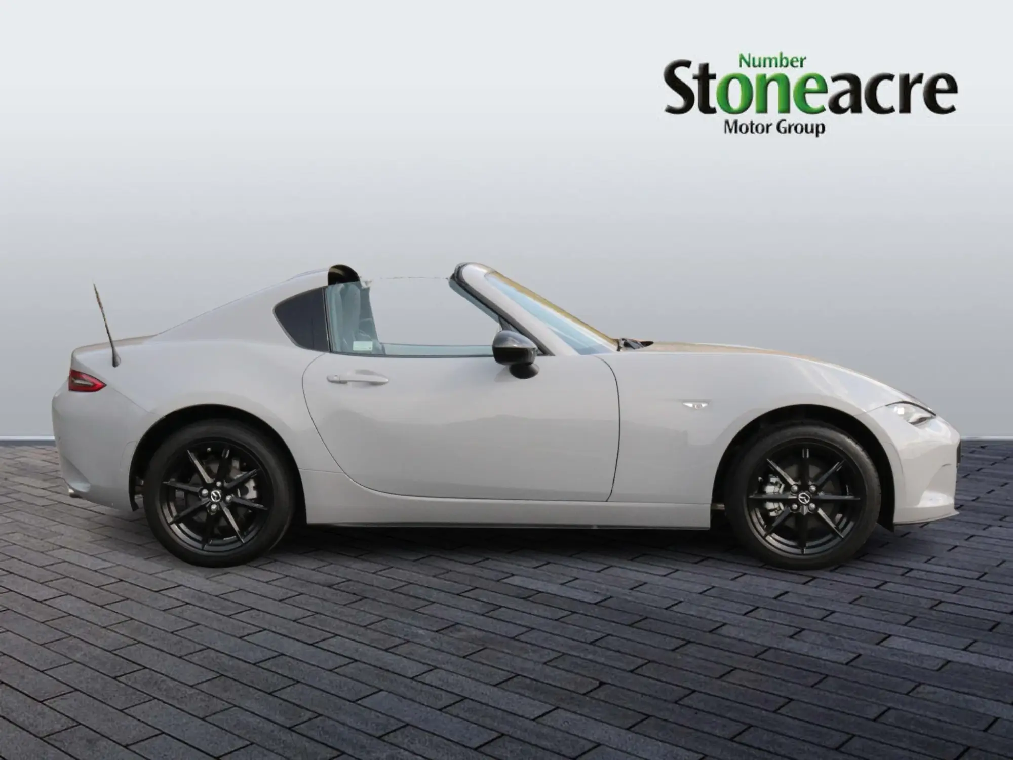 Mazda MX-5 RF Image 2