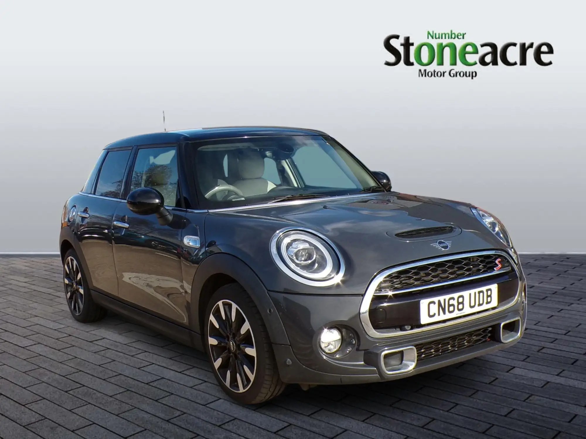 MINI Hatch 2.0 Cooper S Exclusive Steptronic Euro 6 (s/s) 5dr CN68UDB Image 1