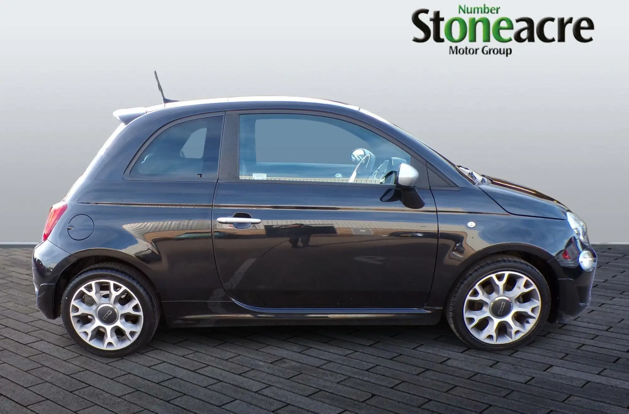 Fiat 500 1.2 Rock Star 3dr YJ69RWZ Image 2