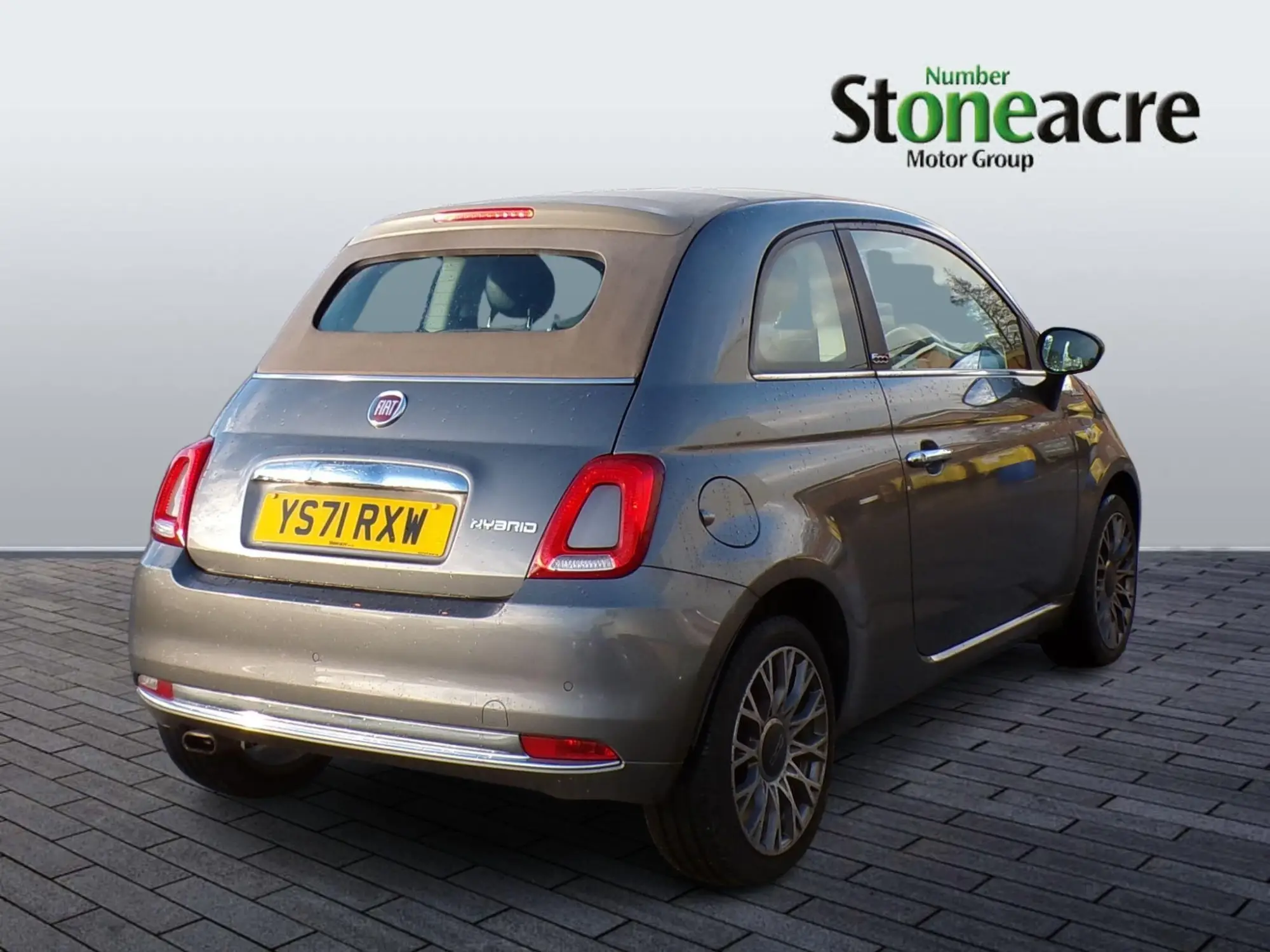 Fiat 500c 1.0 70hp Mild Hybrid Dolcevita Plus Convertible YS71RXW Image 2