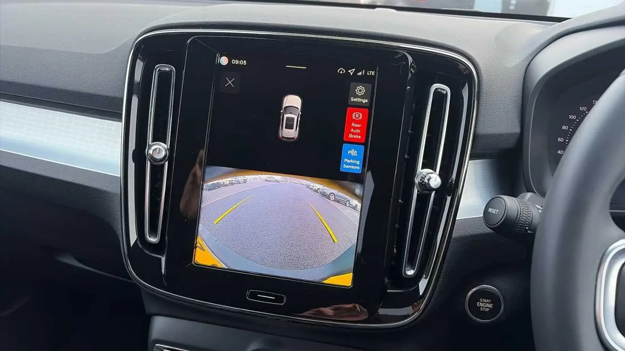 Volvo XC40 Image 14