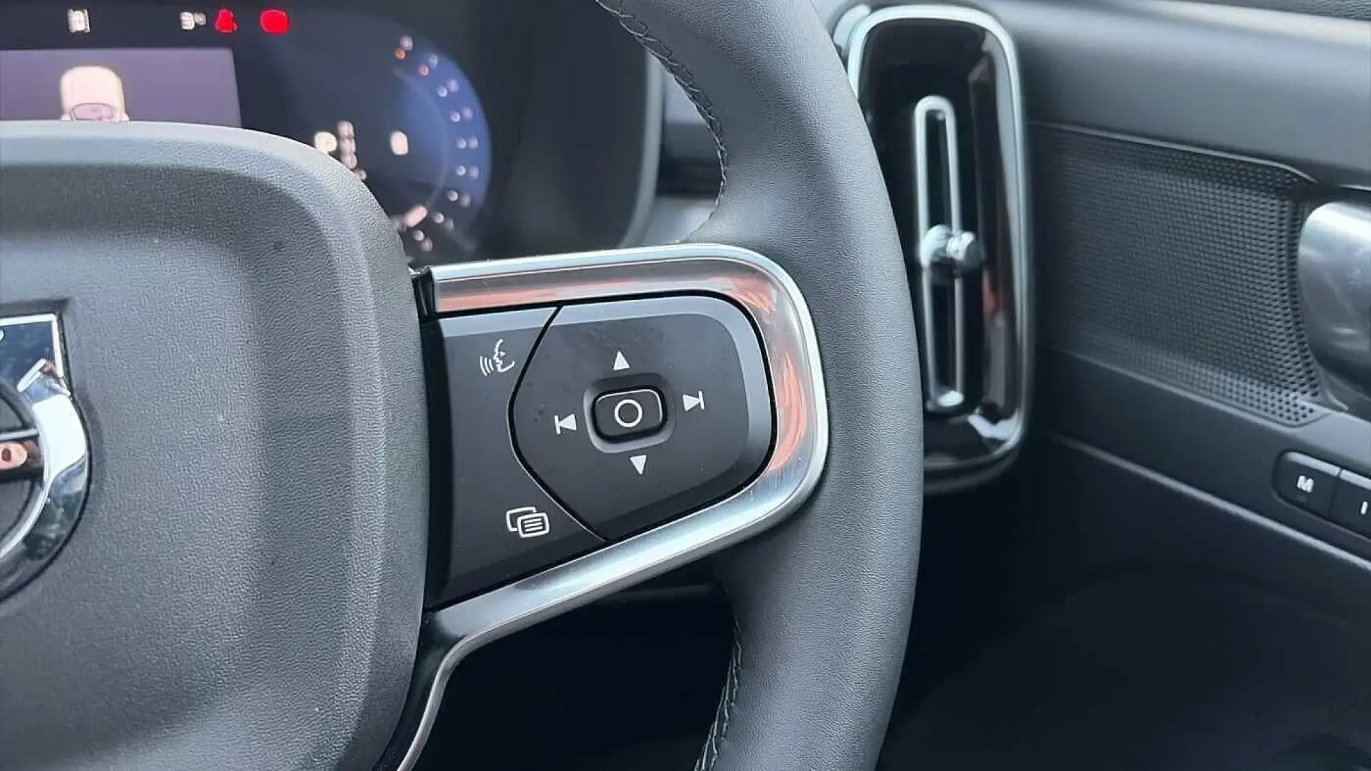 Volvo XC40 Image 17