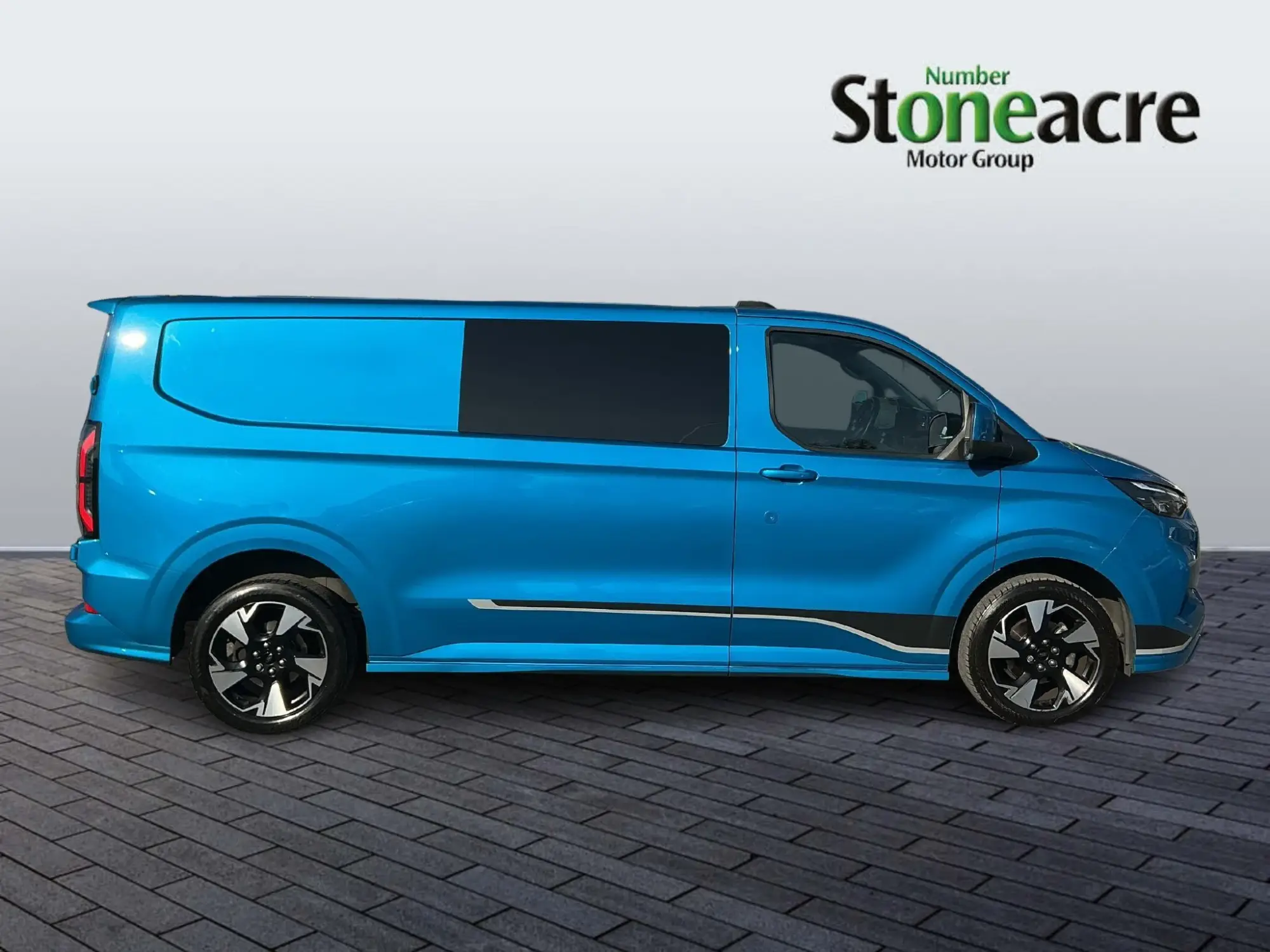 Ford Transit Custom Image 2