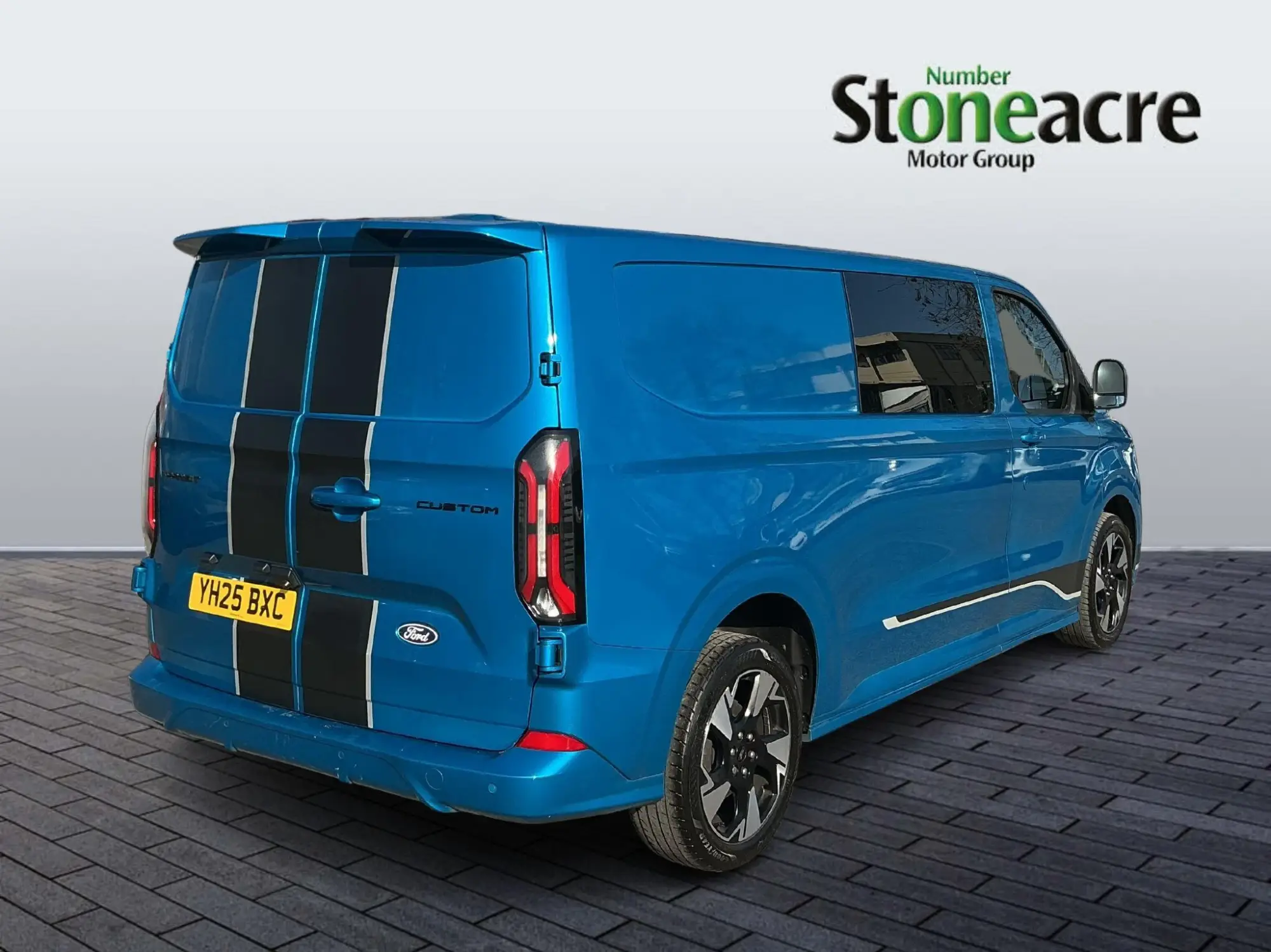 Ford Transit Custom Image 3