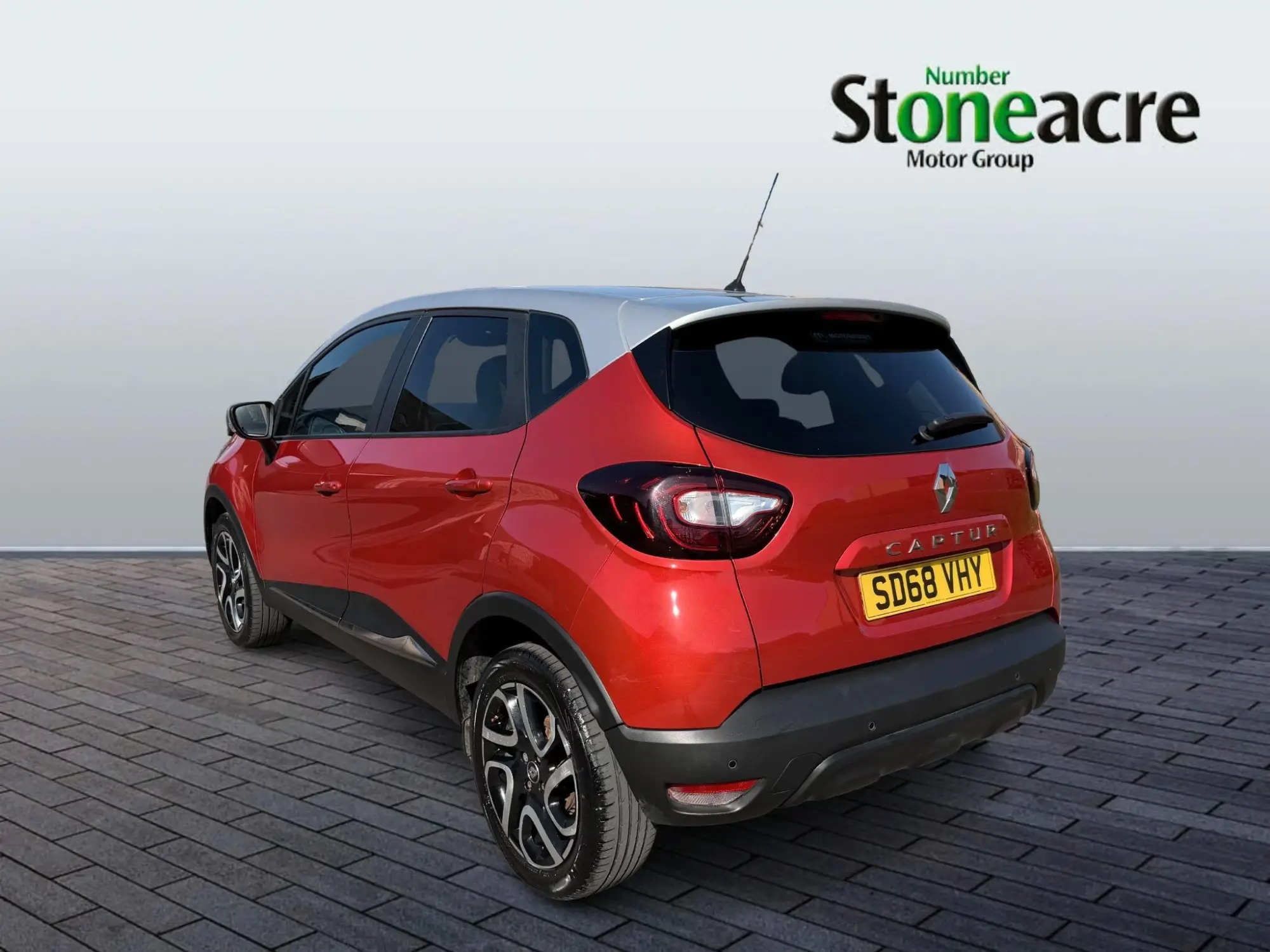 Renault Captur Iconic dCi 90 MY18 SD68VHY Image 3