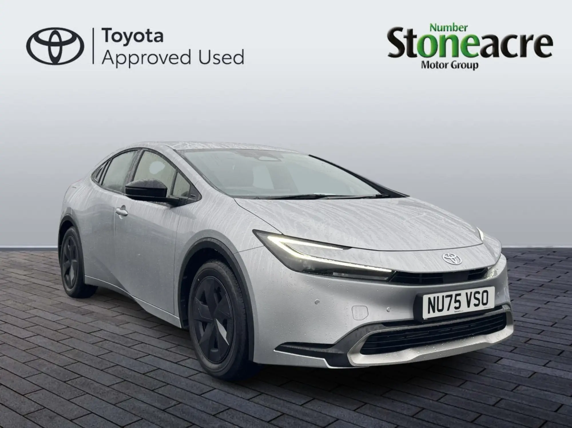 Toyota Prius Plug-in Hybrid 2.0 13.6 kWh Design CVT Euro 6 (s/s) 5dr NU75VSO Image 1