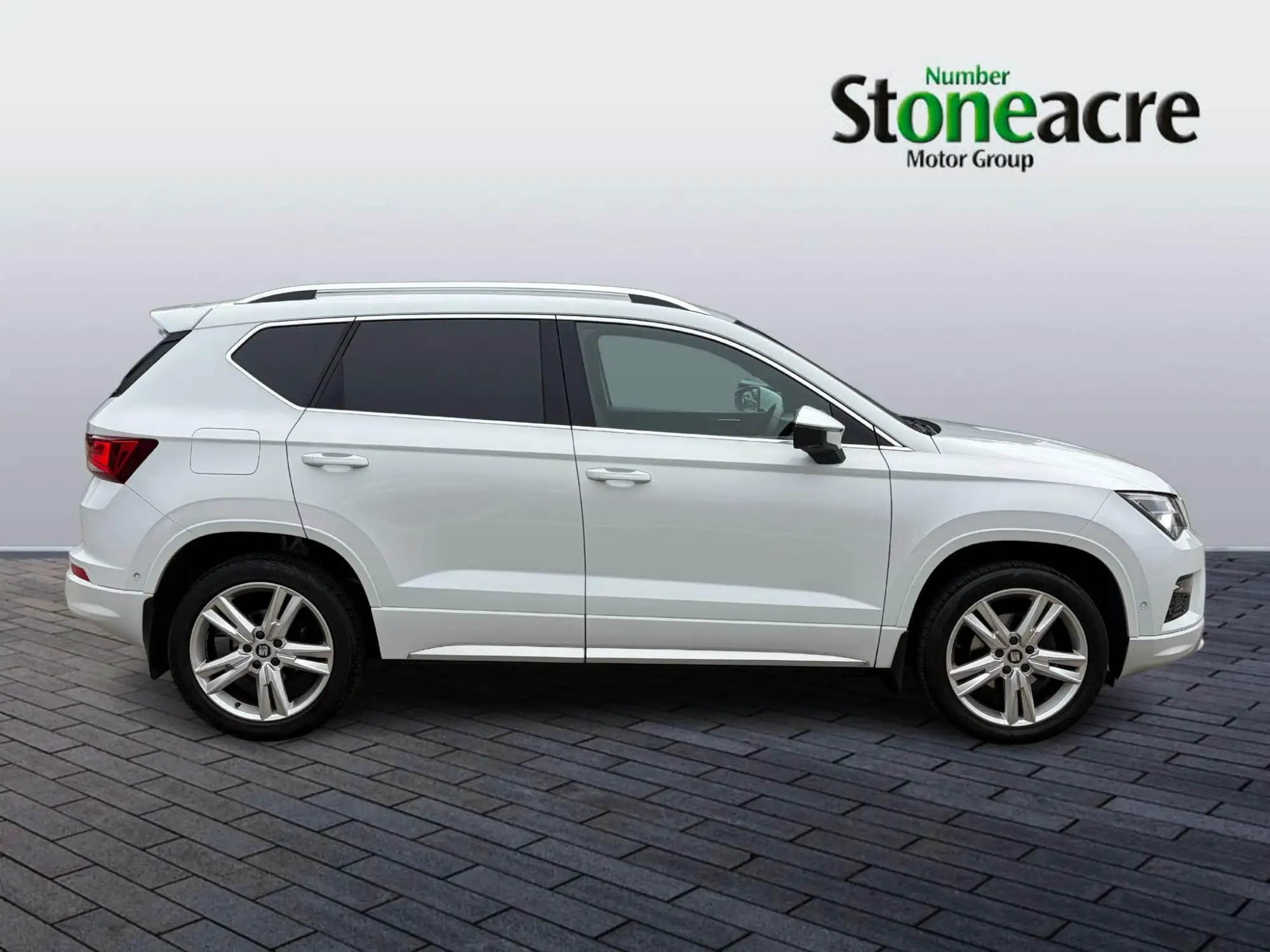 SEAT Ateca 1.5 TSI EVO FR Euro 6 (s/s) 5dr YY69OWB Image 2