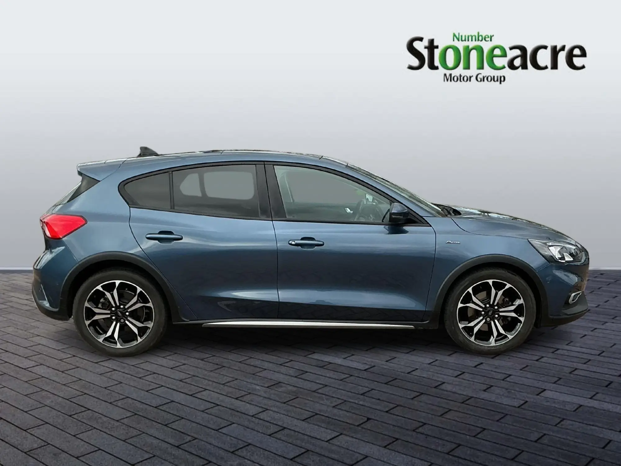 Ford Focus 1.5 EcoBoost 150 Active X 5dr YK19AMU Image 2