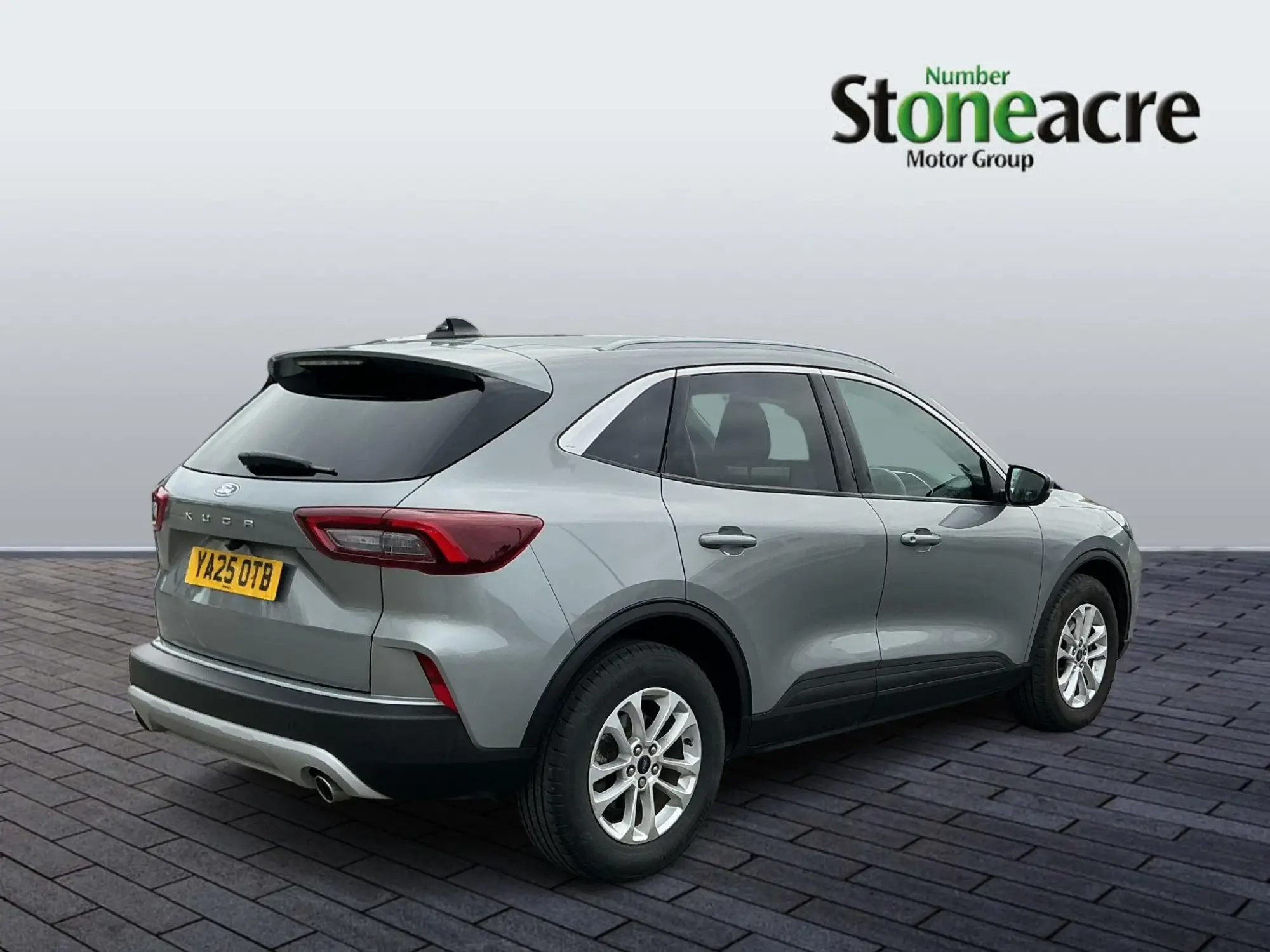 Ford Kuga 1.5T EcoBoost Titanium Euro 6 (s/s) 5dr YA25OTB Image 3