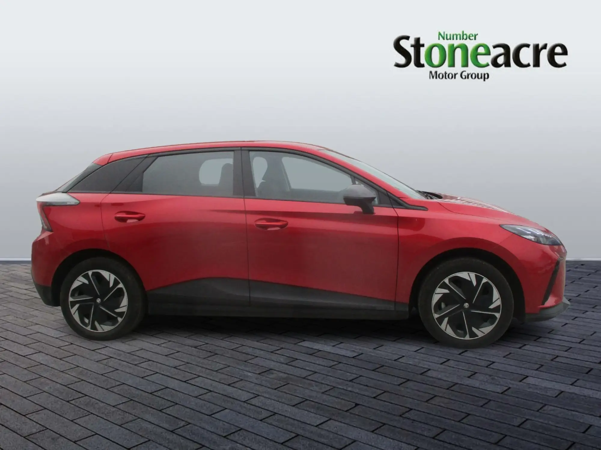 MG 4 EV 150kW SE EV Long Range 64kWh 5dr Auto FL75OVJ Image 2