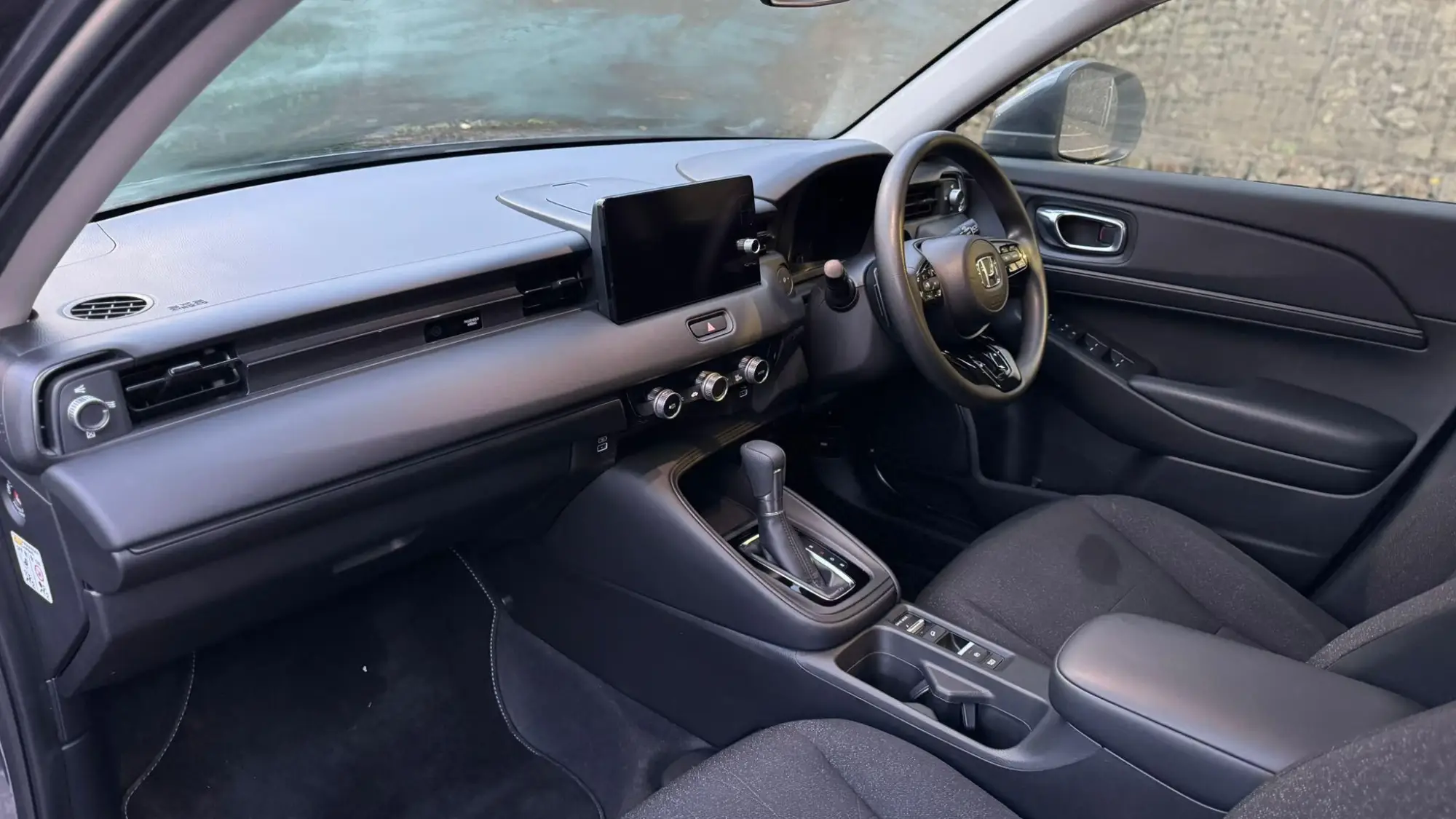 Honda HR-V Hybrid 1.5 h i-MMD Elegance CVT Euro 6 (s/s) 5dr YP72NZT Image 2