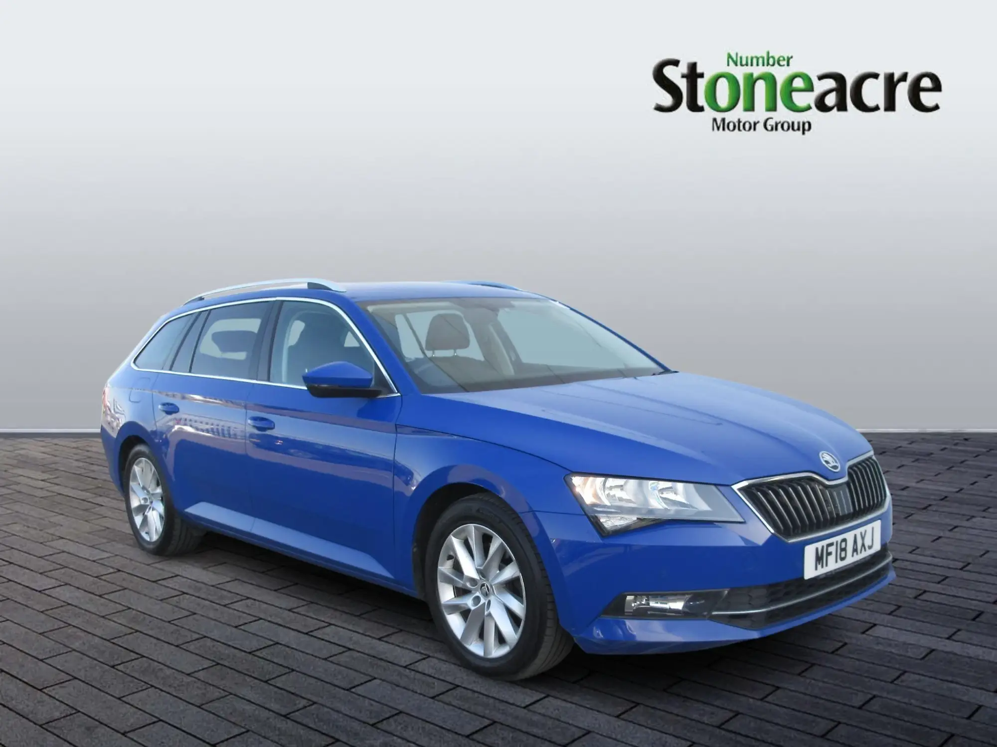 Skoda Superb 2.0 TDI SE Technology Euro 6 (s/s) 5dr MF18AXJ Image 1