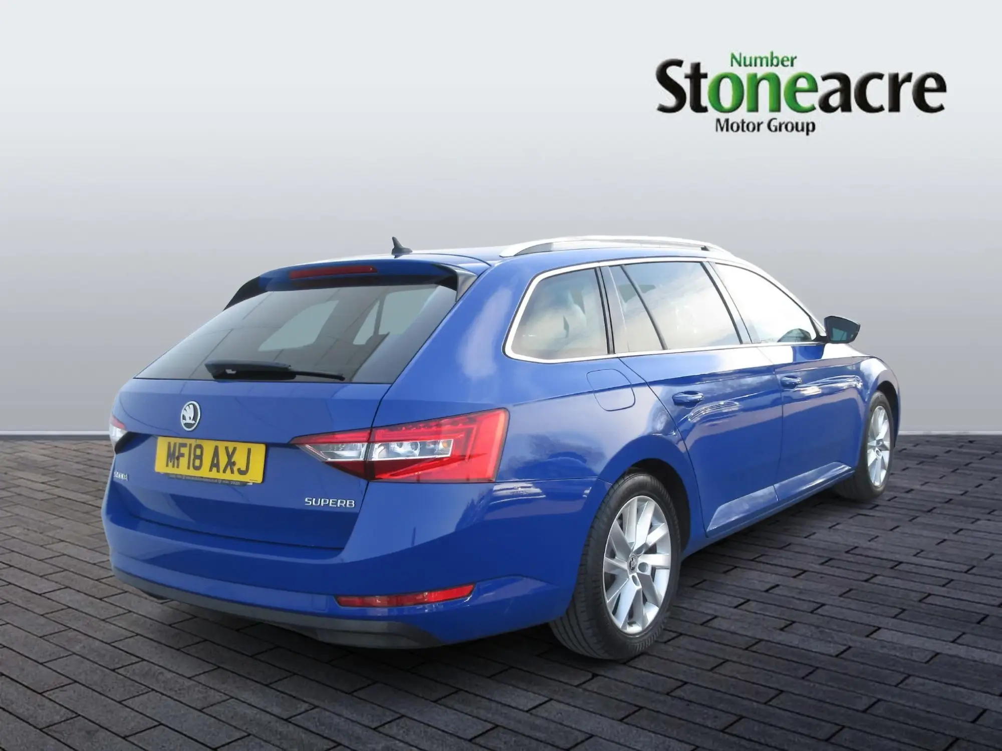 Skoda Superb 2.0 TDI SE Technology Euro 6 (s/s) 5dr MF18AXJ Image 3
