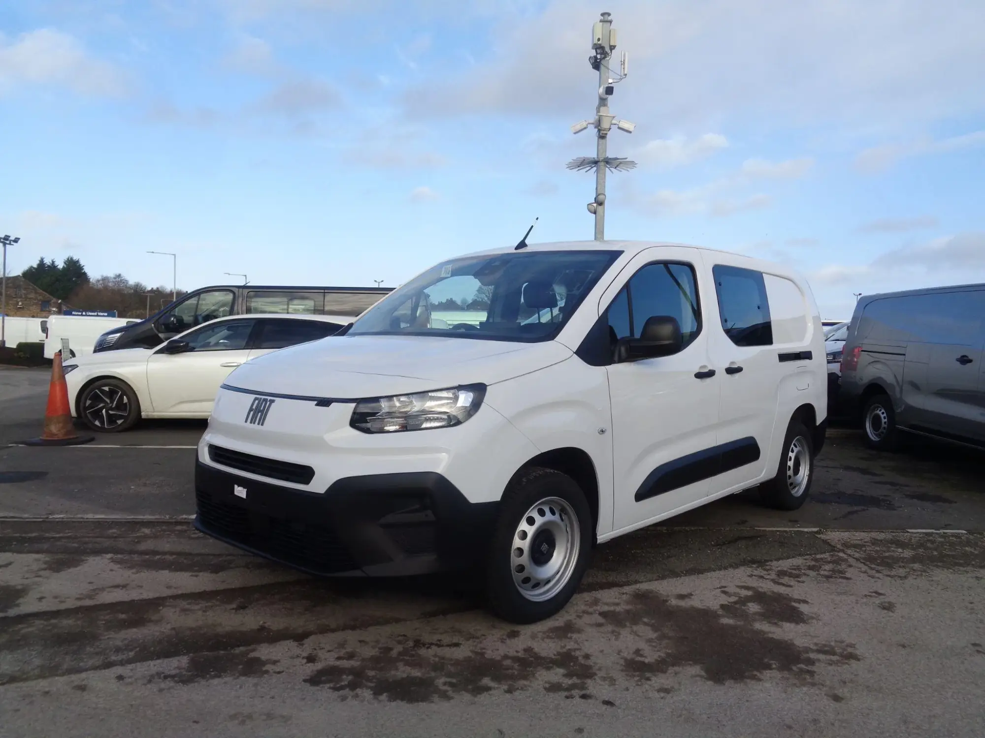 Fiat Doblo Panel Van 1.5 Multijet3 1000Kg Manual Maxi LWB Euro 6 (s/s) 6dr YN26DSZ Image 3