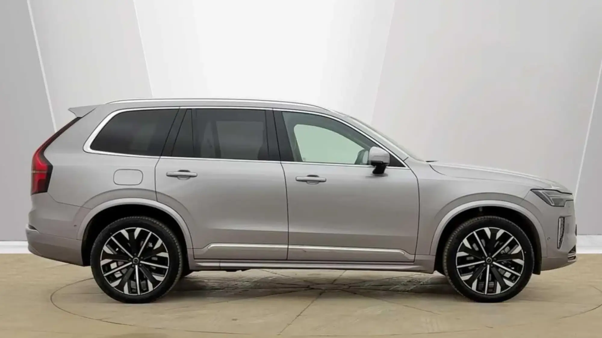 Volvo XC90 2.0 T8 18.8kWh Ultra Bright Auto 4WD Euro 6 (s/s) 5dr WF75DUY Image 2