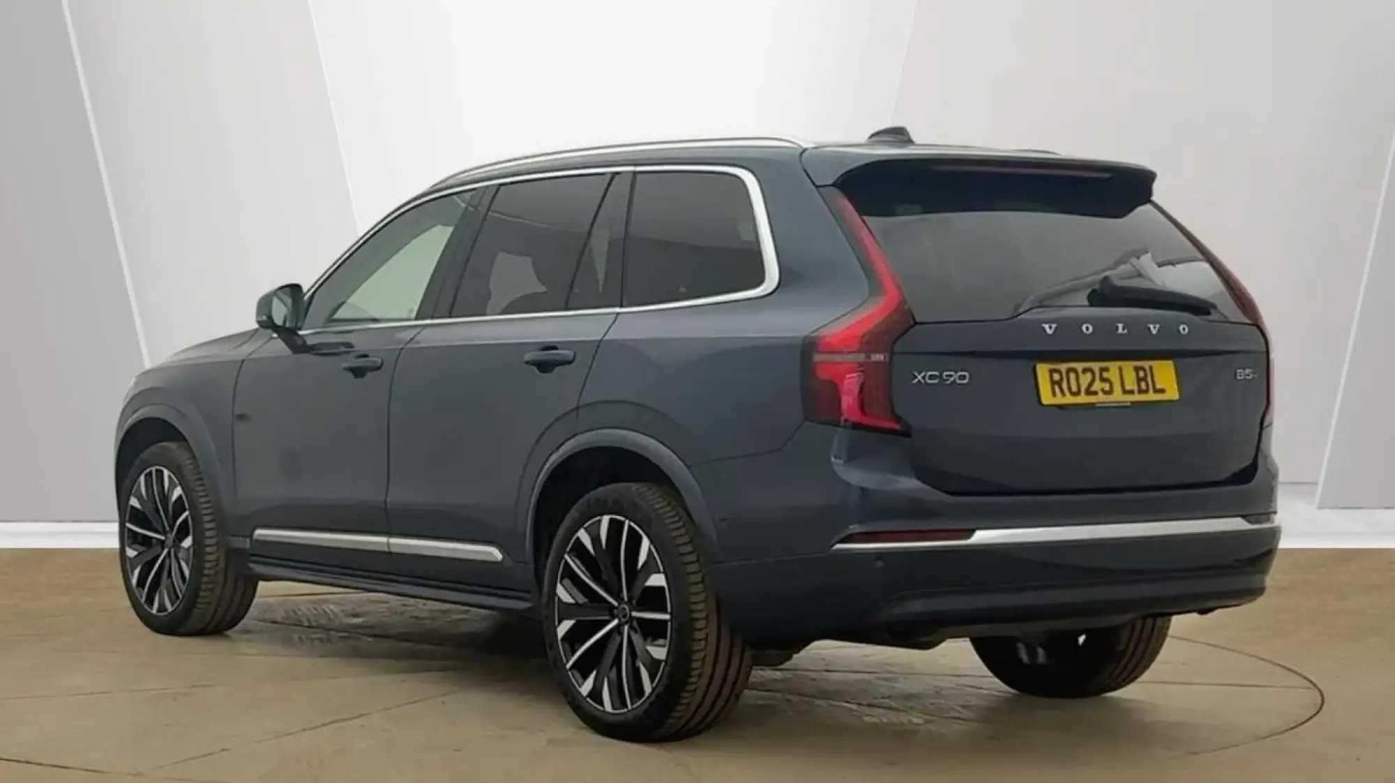 Volvo XC90 Image 3