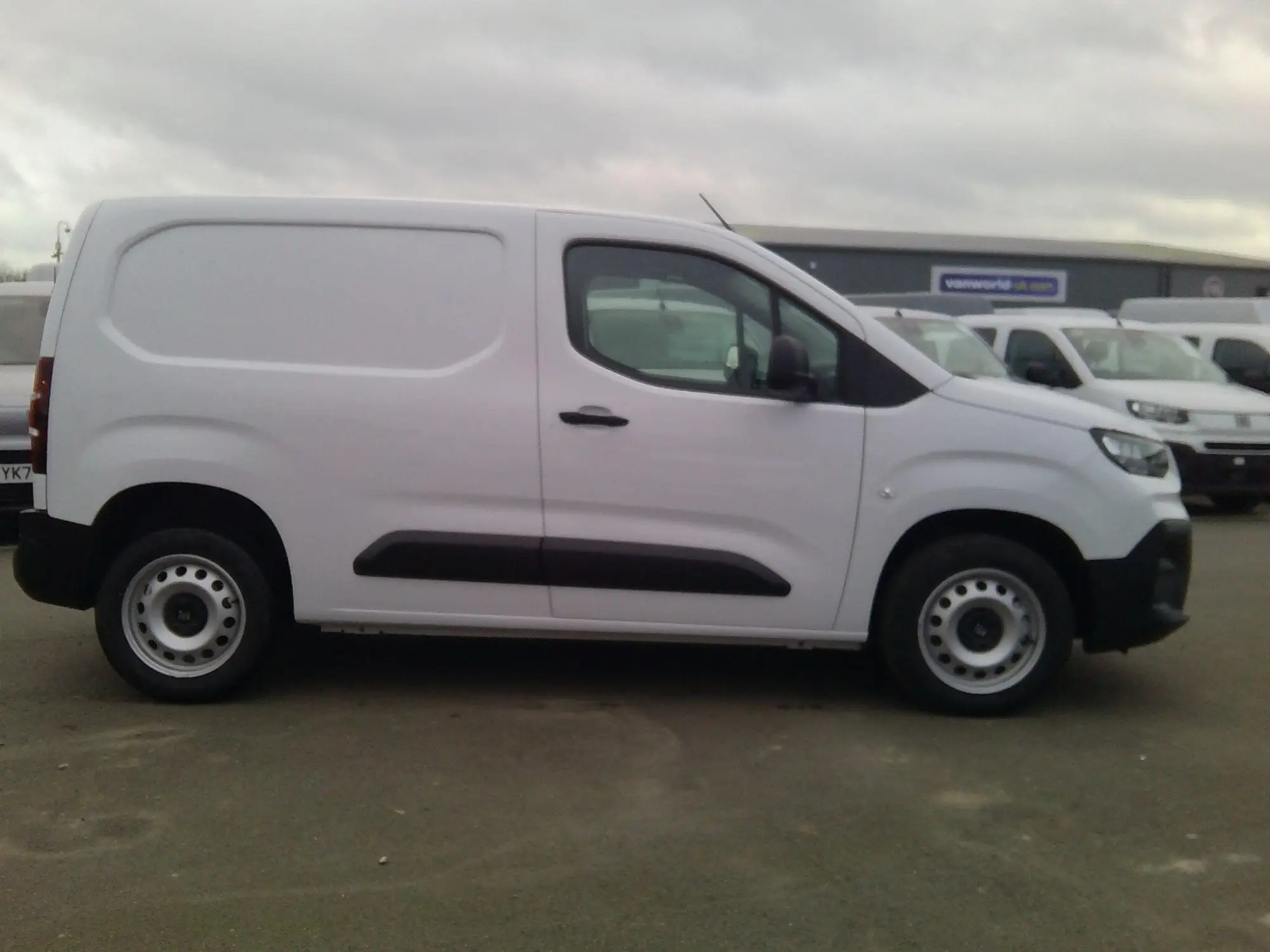 Fiat Doblo 1.5 Multijet3 1000Kg Plus L2 Euro 6 (s/s) 6dr YN26DRX Image 2