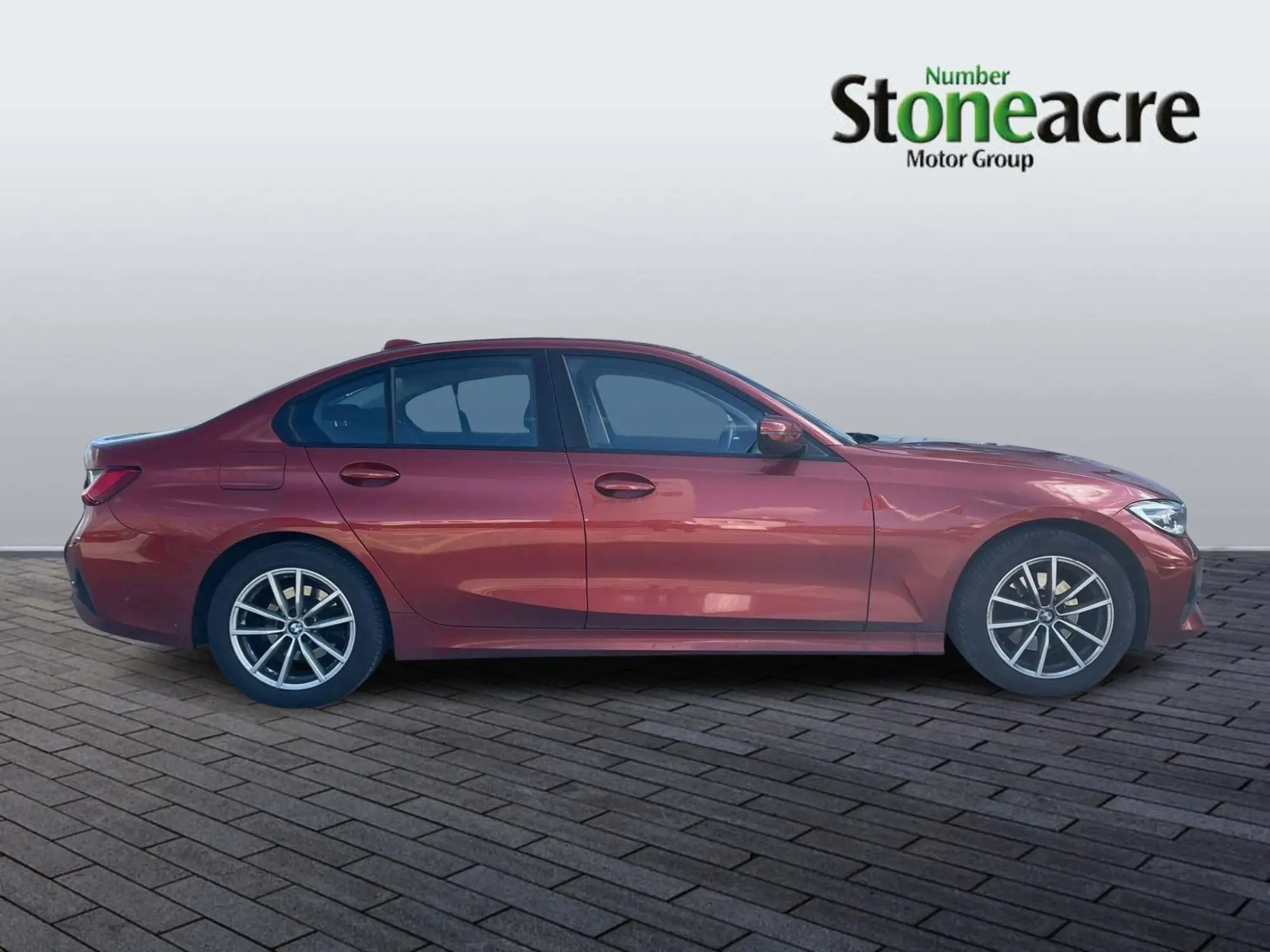 BMW 3 Series 2.0 320d SE Auto Euro 6 (s/s) 4dr MF20VKE Image 2